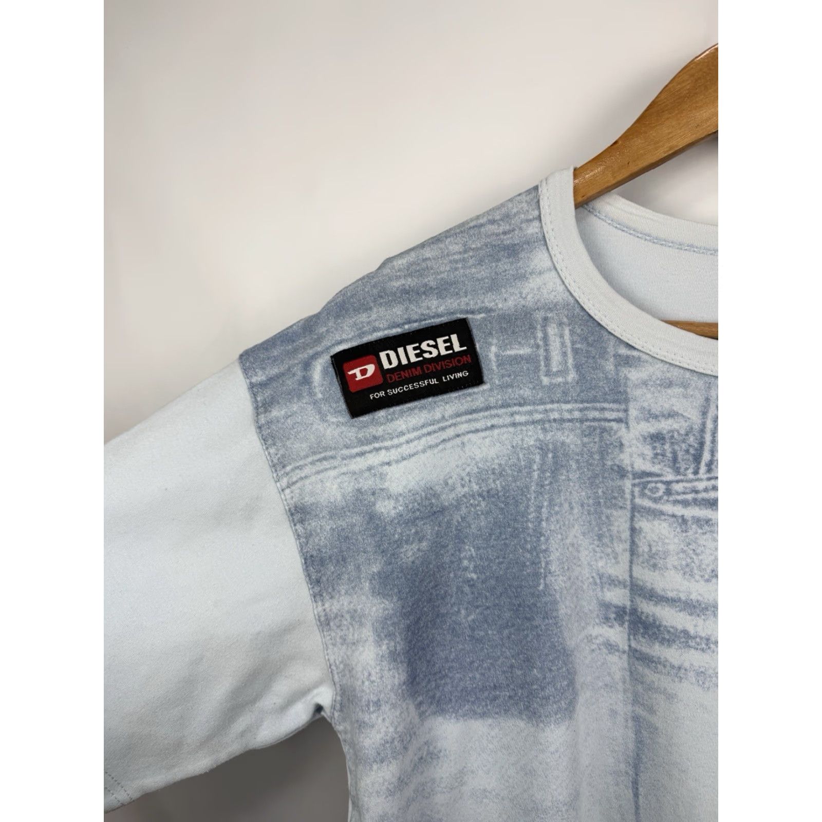 Diesel VINTAGE Diesel Denim Division T-Shirt Mens 90s Blue L Retro Rare Hype Shirt Size US L / EU 52-54 / 3 - 4 Thumbnail