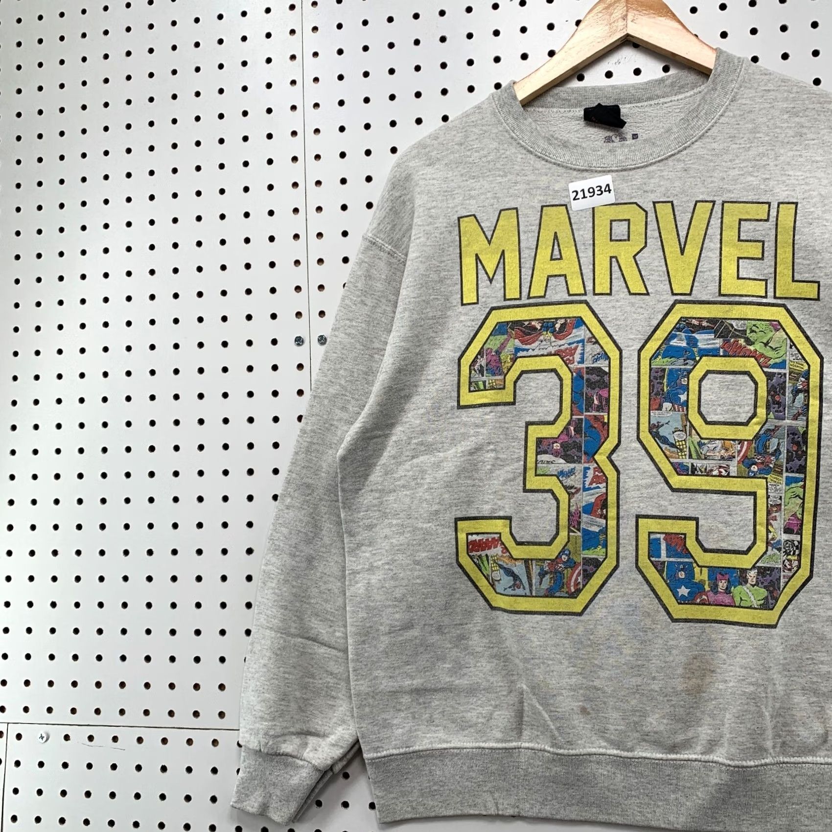 Vintage Marvel Sweatshirt Gray Adult Medium Crewneck Pullover Comic Movie 39 Crewneck Sweatshirt Gray Adult Medium Size US M / EU 48-50 / 2 - 3 Thumbnail