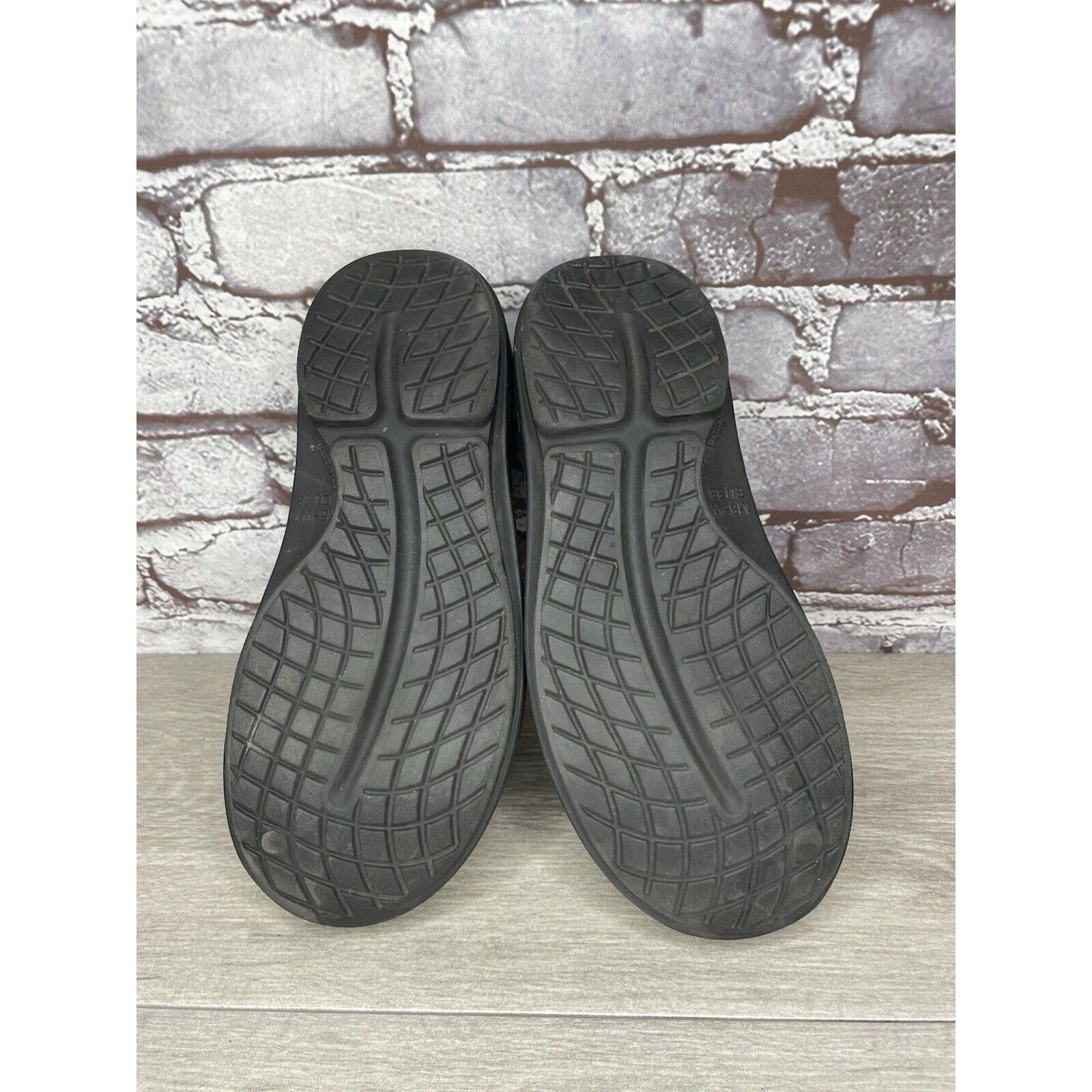 Other Oofos Oocloog Recovery Black Rubber Mules Slides Sandals Wom Size US 7 / IT 37 - 7 Thumbnail