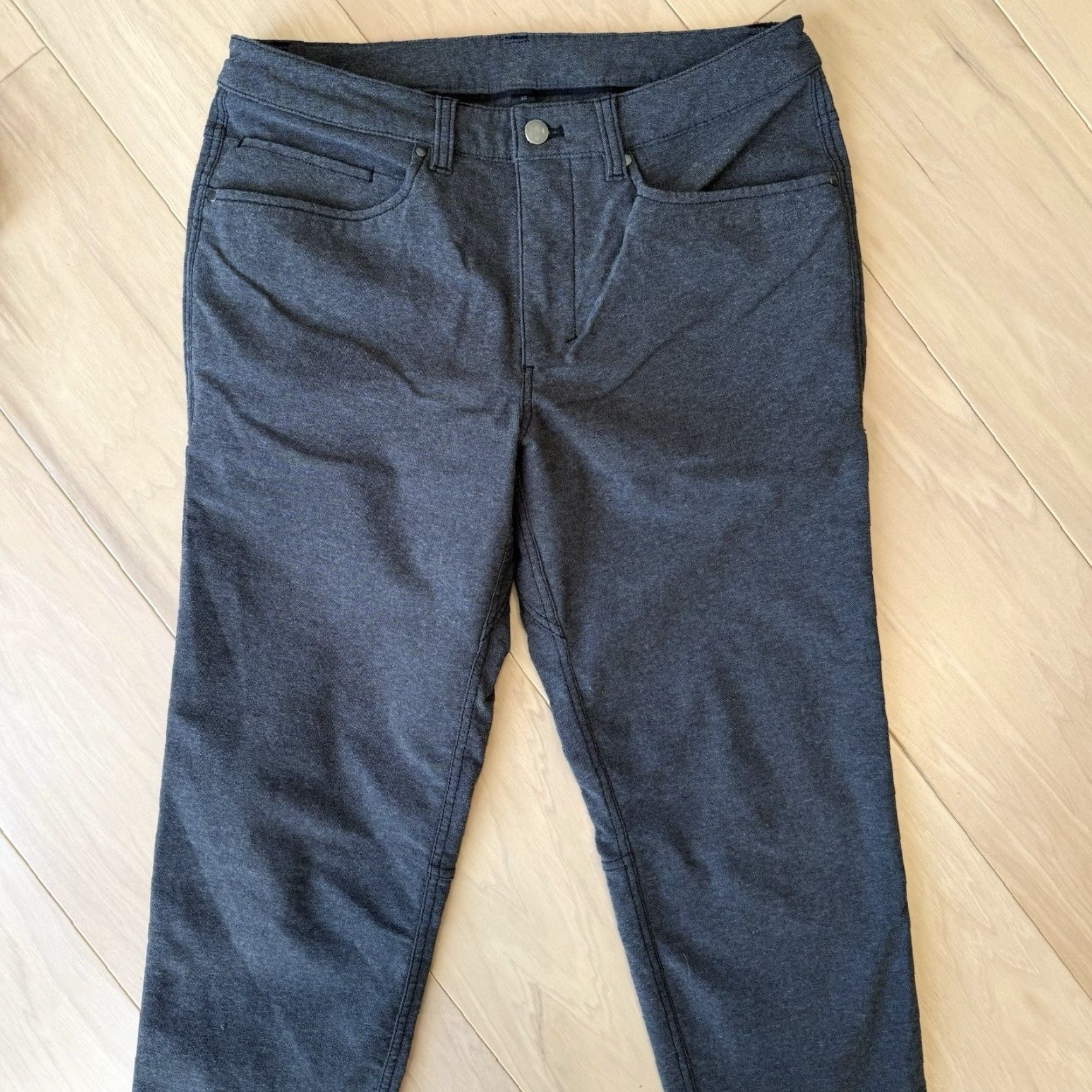 Lululemon Lululemon ABC Pants 30 Dark Gray Athleisure Workwear Sportswear Commission Pants Men 30 Gray Solid Straight Size US 30 / EU 46 - 3 Thumbnail