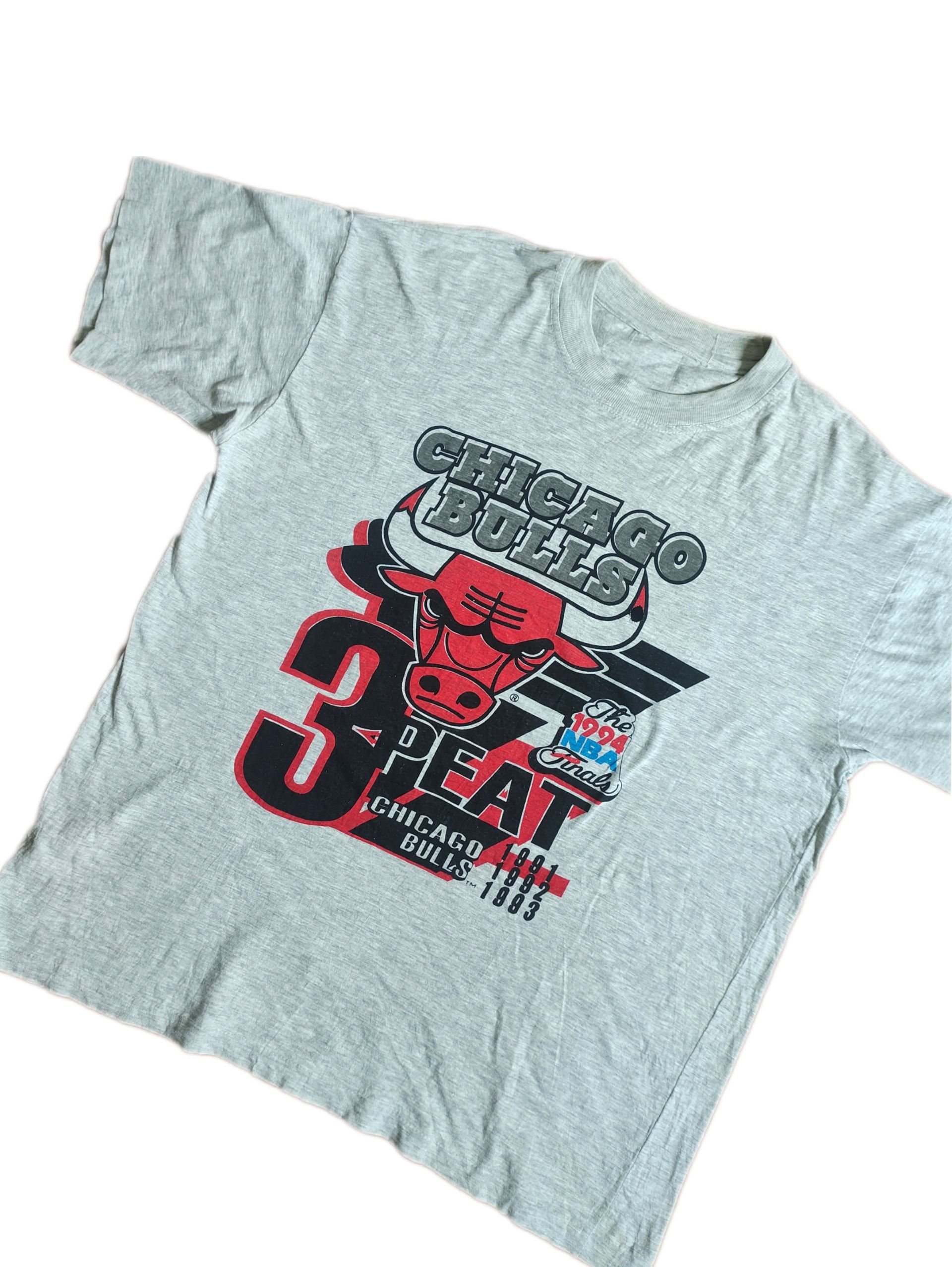 Vintage Vintage Chicago Bulls "The 1994 NBA Finals" T-shirt Size US XL / EU 56 / 4 - 2 Thumbnail