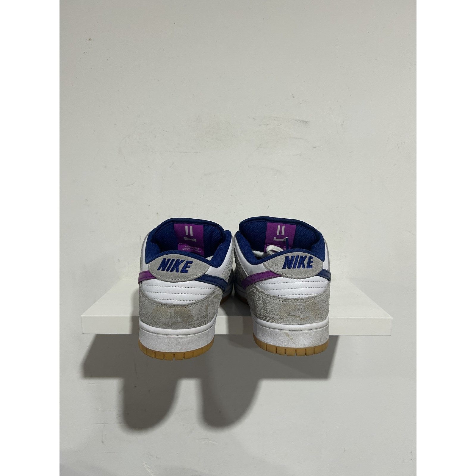 Nike NIKE SB DUNK LOW RAYSSA LEAL SIZE 10 PREOWNED Size US 10 / EU 43 - 5 Thumbnail