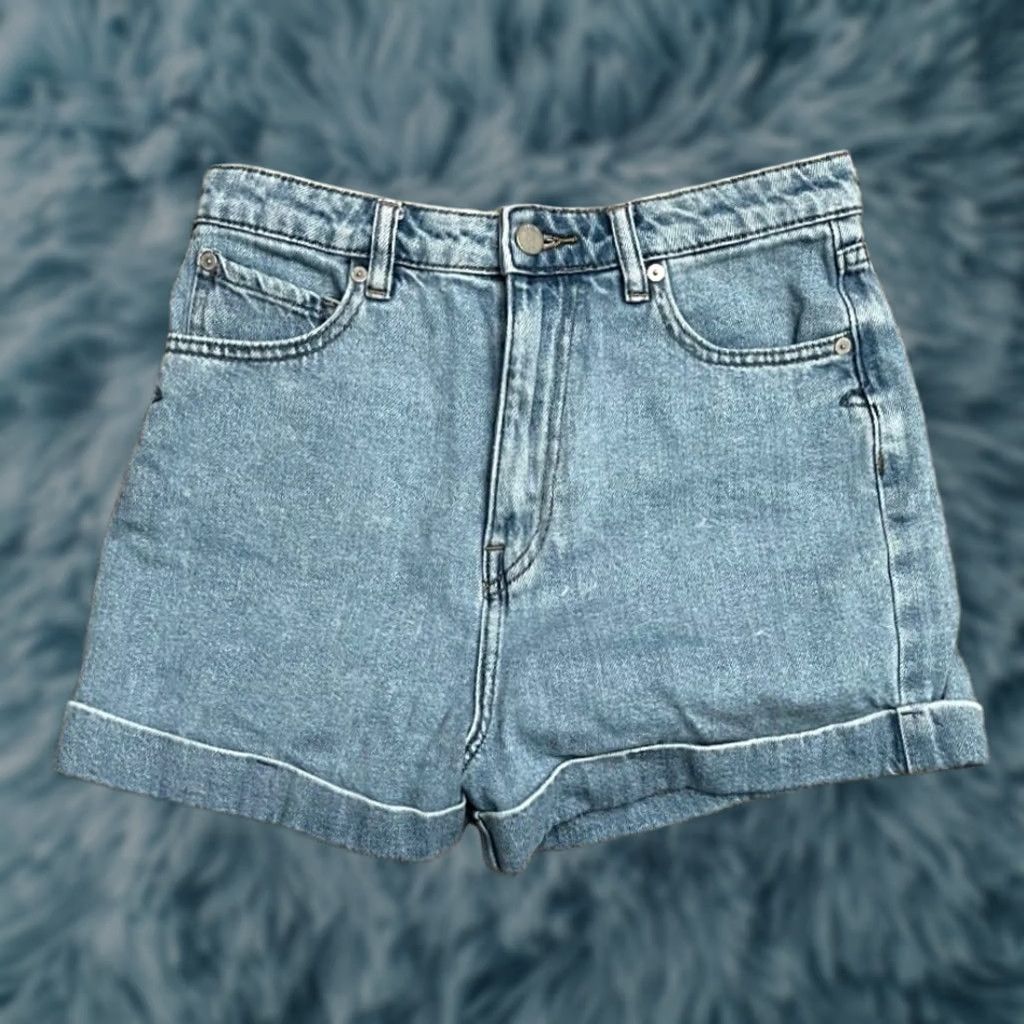 Volcom VINTAGE Volcom Denim Shorts Cuffed Jean Shorts Women 27 Blue Beach Size 27" / US 4 / IT 40 - 1 Thumbnail