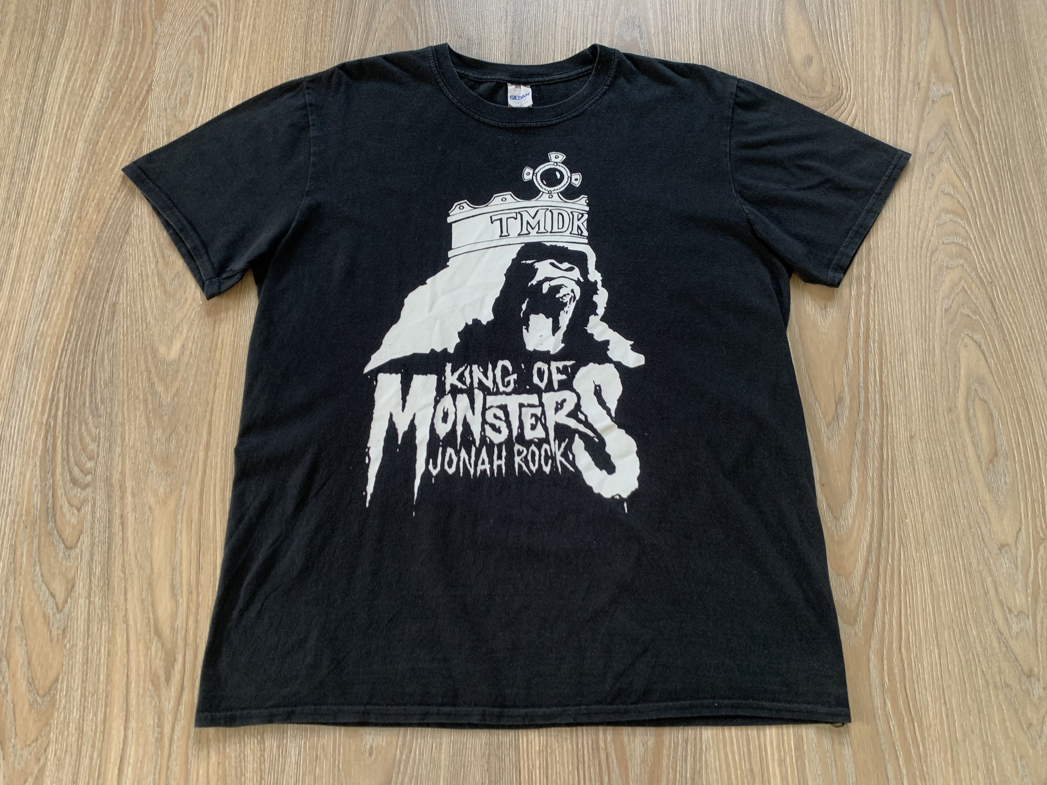 WWE Gildan Rare TMDK King Of Monsters Jonah Rock T-Shirt Size US L / EU 52-54 / 3 - 2 Thumbnail