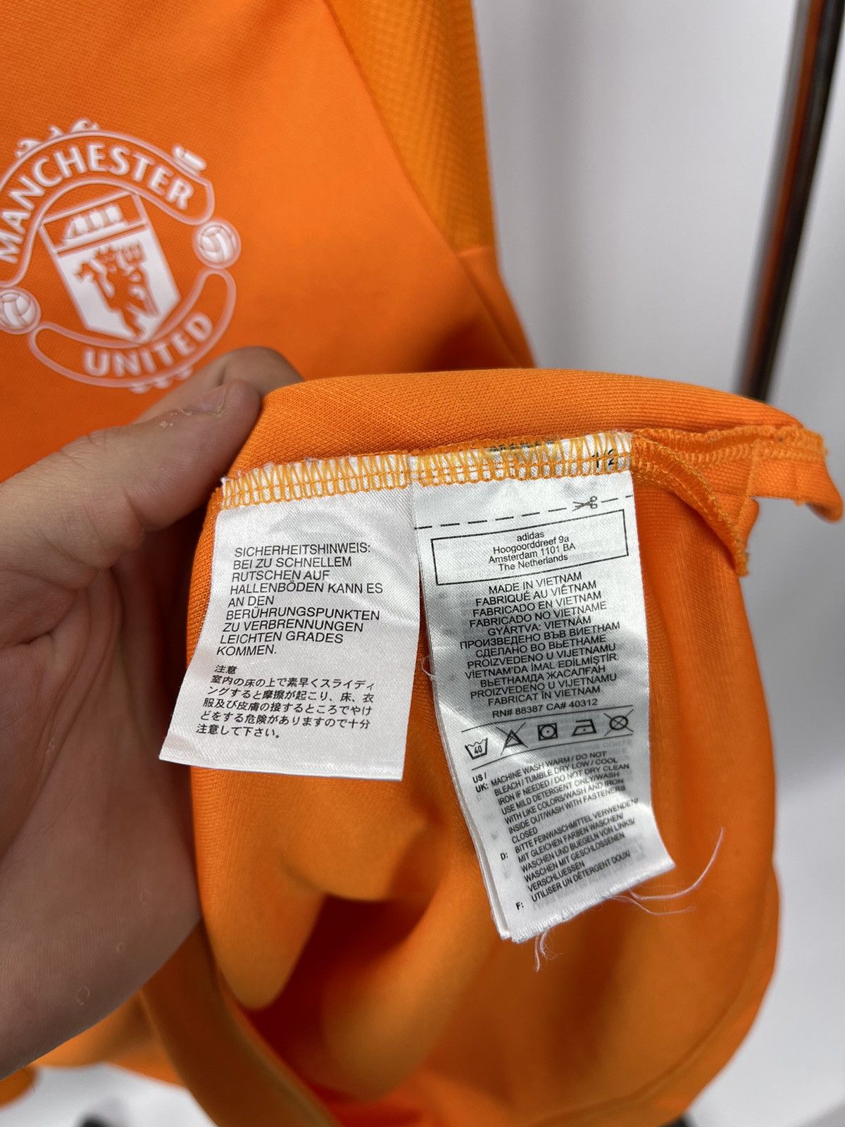 Adidas FC MANCHESTER UNITED 2020/2021 TRAINING FOOTBALL SIZE S Size US S / EU 44-46 / 1 - 7 Thumbnail