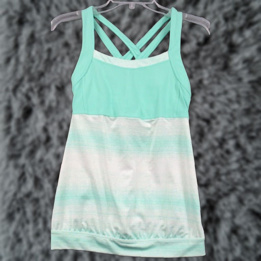 Athleta Athleta Athletic Top XS Woman Light Green Ombre Stripe Built In Bra Activewear Shirt Size XS / US 0-2 / IT 36-38 - 1 Thumbnail