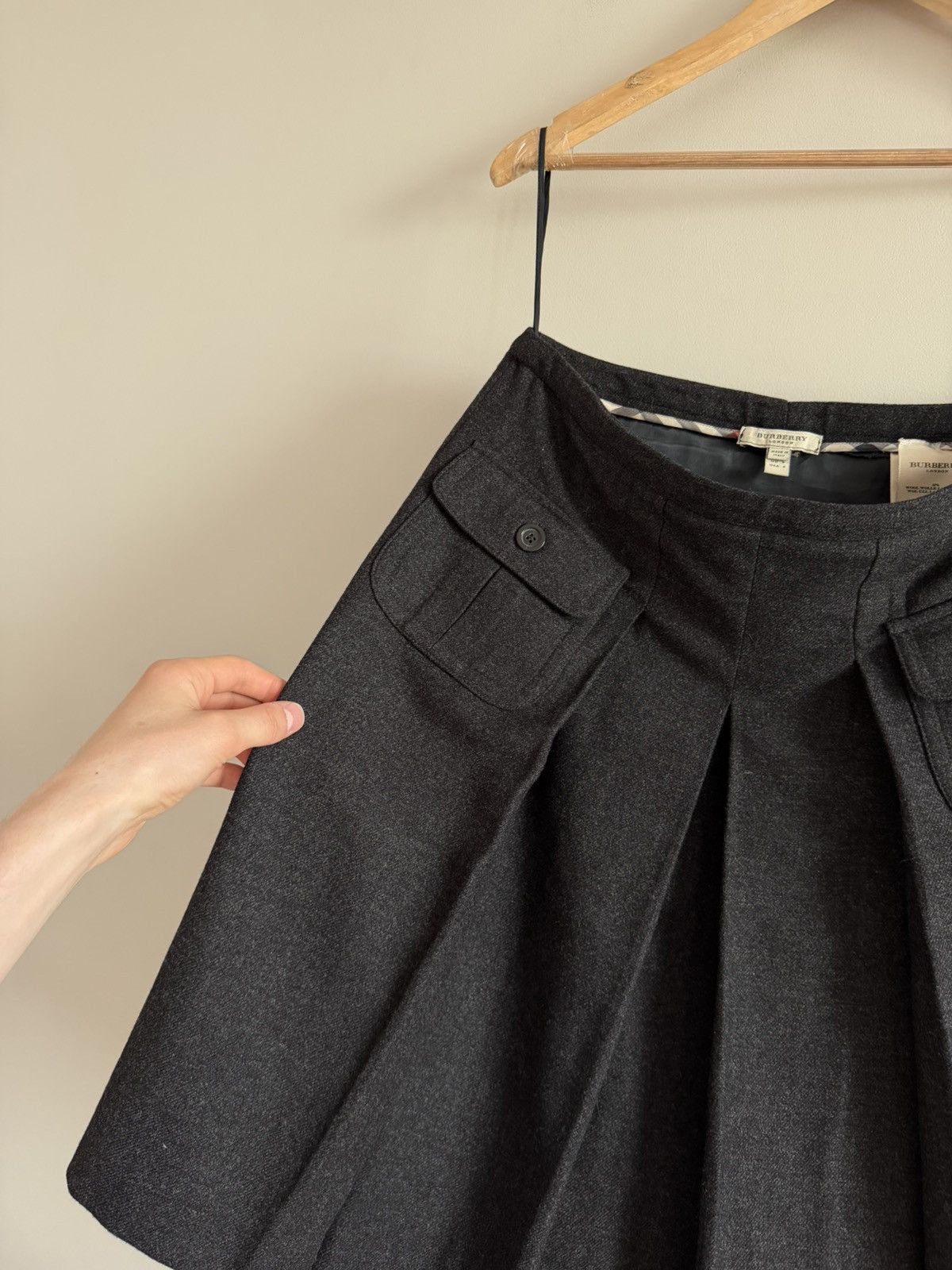 Burberry Burberry London Pleated Wool Mini Skirt Size 27" / US 4 / IT 40 - 2 Thumbnail