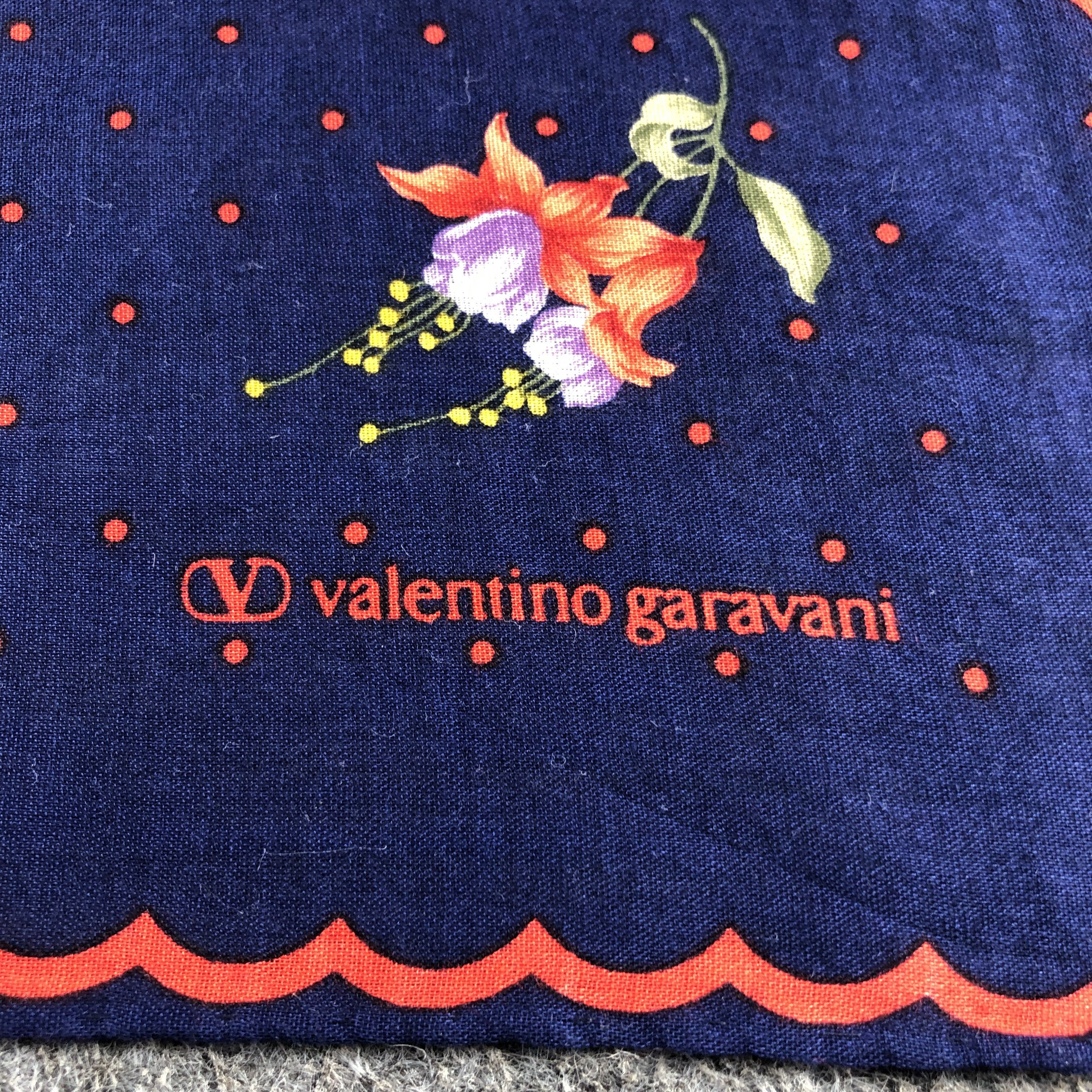 Vintage ValenTINO GarAVANI Handkerchief Neckerchief Bandana H2680 Size ONE SIZE - 4 Thumbnail
