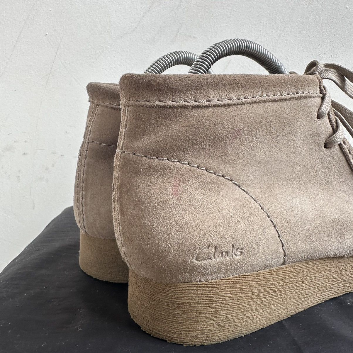 Clarks Clarks Wallabee Biege Suede Size US 7.5 / EU 40-41 - 8 Thumbnail