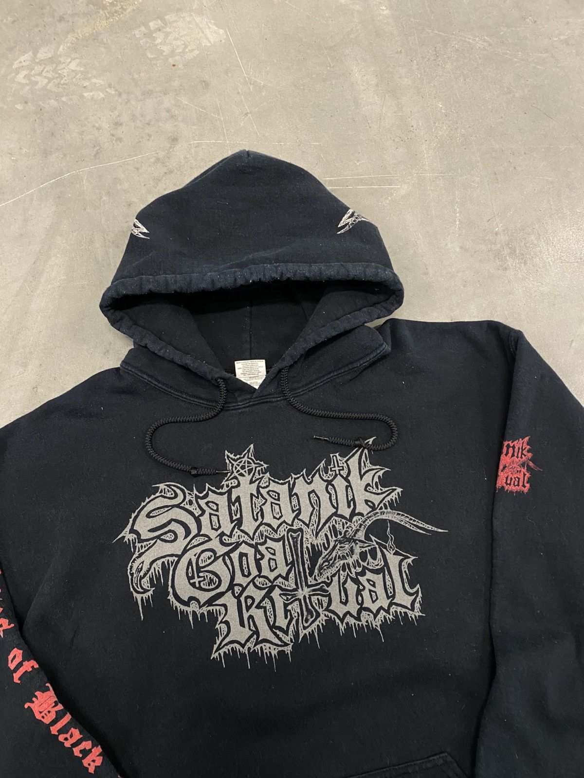 Vintage Vintage satanik goat ritual hoodie dark metal erd goth evil Size US L / EU 52-54 / 3 - 5 Thumbnail