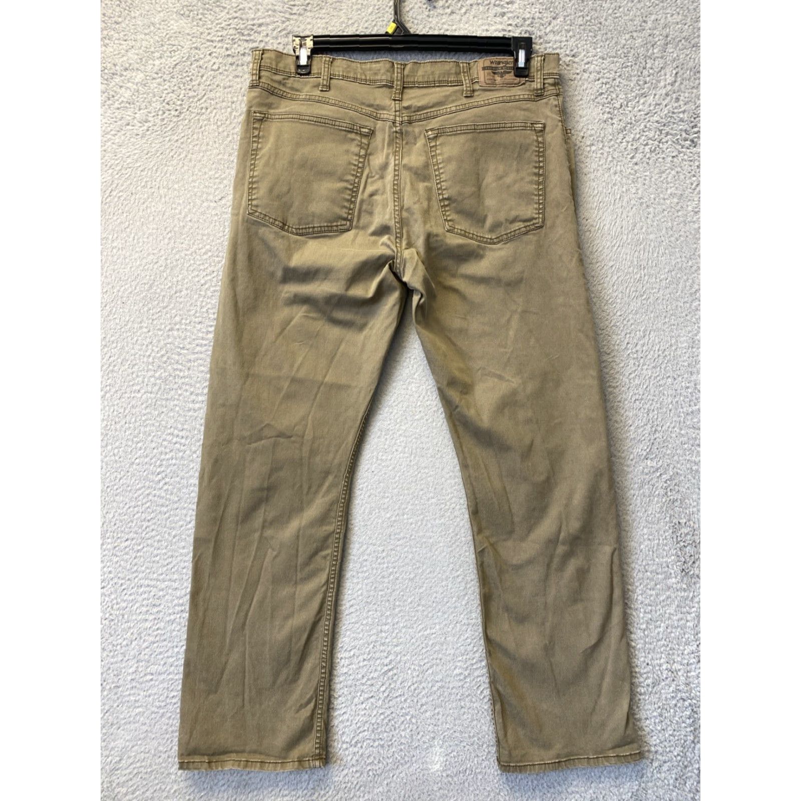 Wrangler Wrangler Regular Fit Jeans Men’s 34x32 Stretch Military Green / 127-19 Size US 34 / EU 50 - 7 Thumbnail