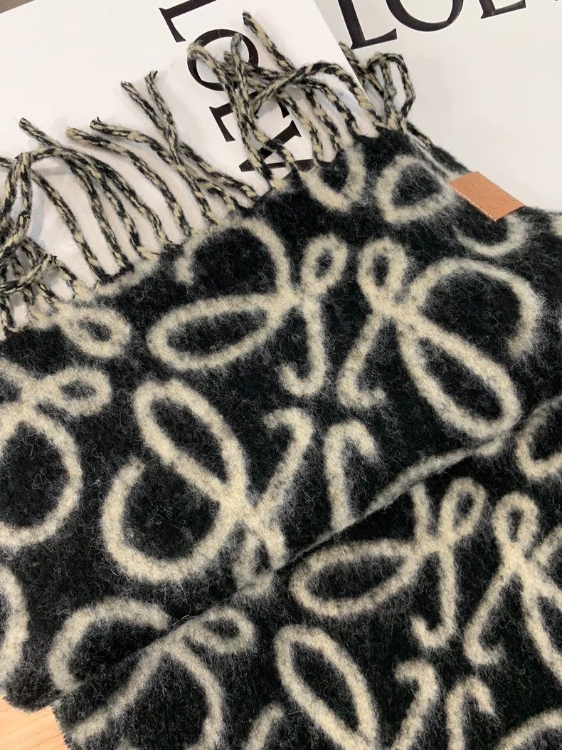 Loewe LOEWE Brand logo Wool yarn scarf Size ONE SIZE - 8 Thumbnail