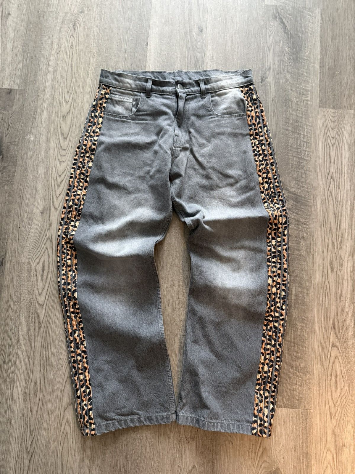 Other Cheetah Baggy Denim Size US 34 / EU 50 - 1 Thumbnail