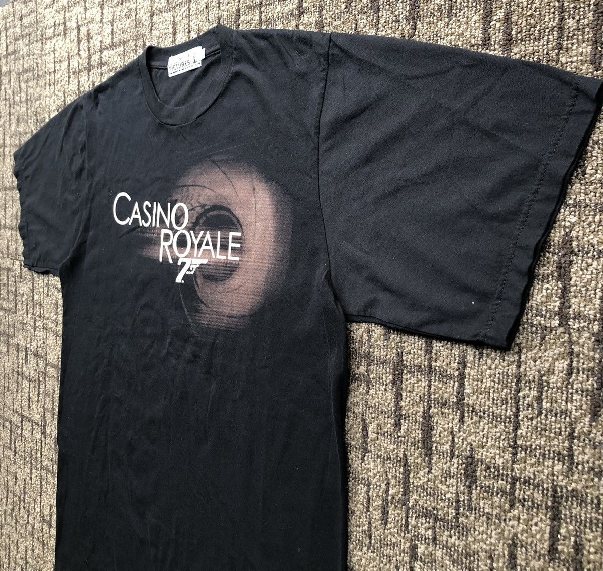 Vintage VINTAGE CASINO ROYAL 007 MOVIE by COLUMBIA PICTURES Size US XL / EU 56 / 4 - 5 Thumbnail