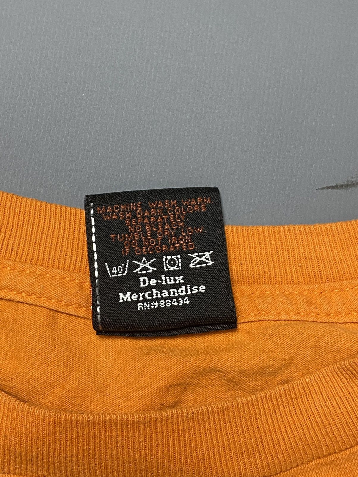 Harley Davidson 2000s Harley Davidson T-Shirt Graphic Print Orange USA Sz M Size US M / EU 48-50 / 2 - 15 Thumbnail