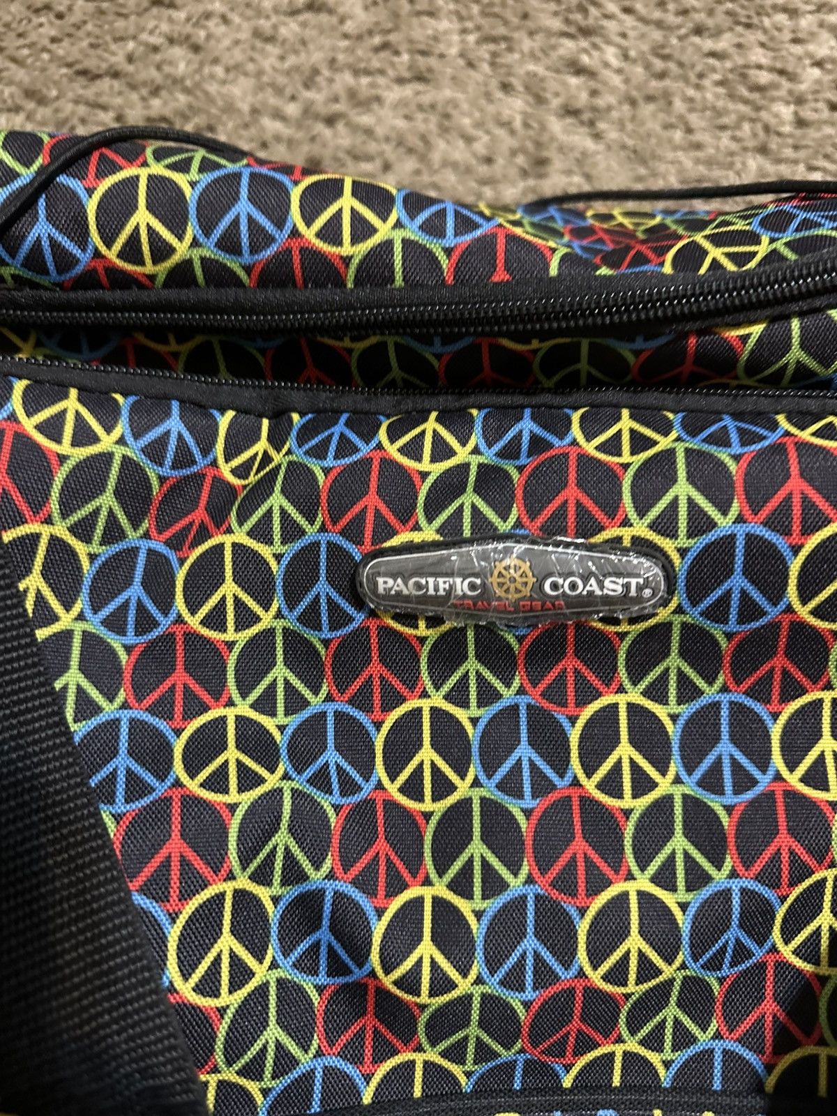 Nike Vintage Pacific Coast “Rainbow” peace symbol duffel bag 00s Size ONE SIZE - 2 Thumbnail