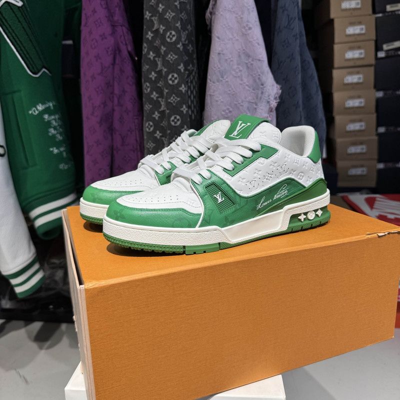 Louis Vuitton Trainer Green and White Fashion Sneakers 0079