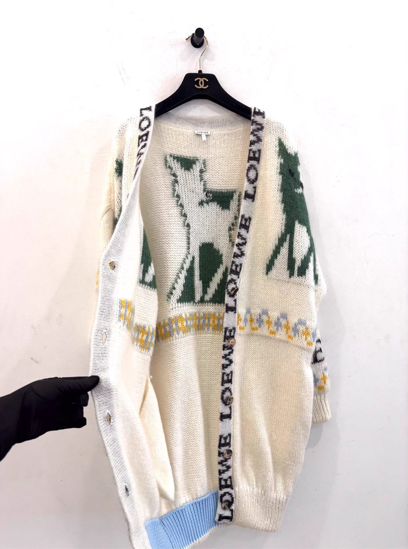 Loewe Loewe Deer Logo Mohair Cardigan XS White Size XS / US 0-2 / IT 36-38 - 4 Thumbnail