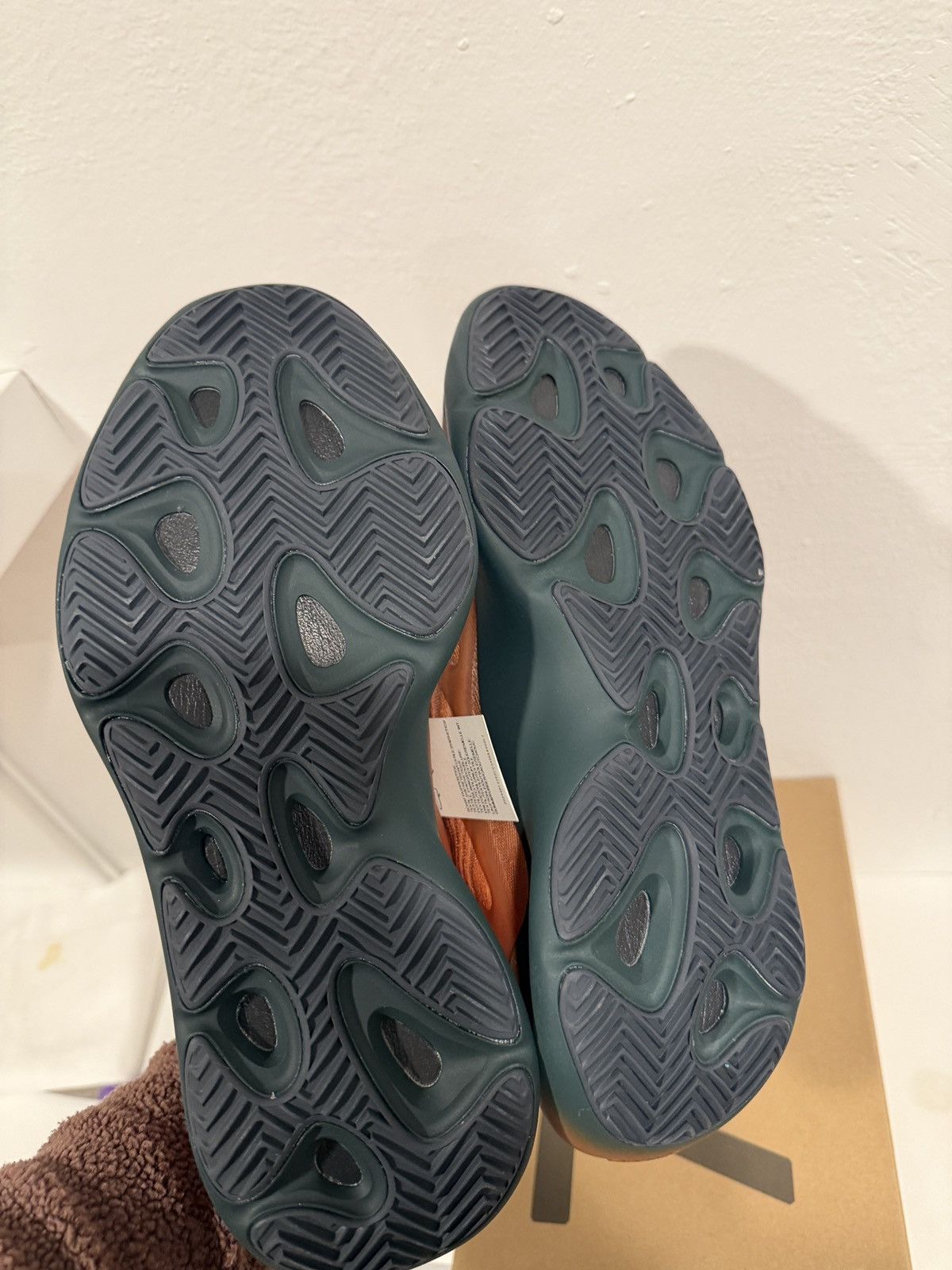 Yeezy Brand new copper size 11.5 Size US 11.5 / EU 44-45 - 3 Thumbnail
