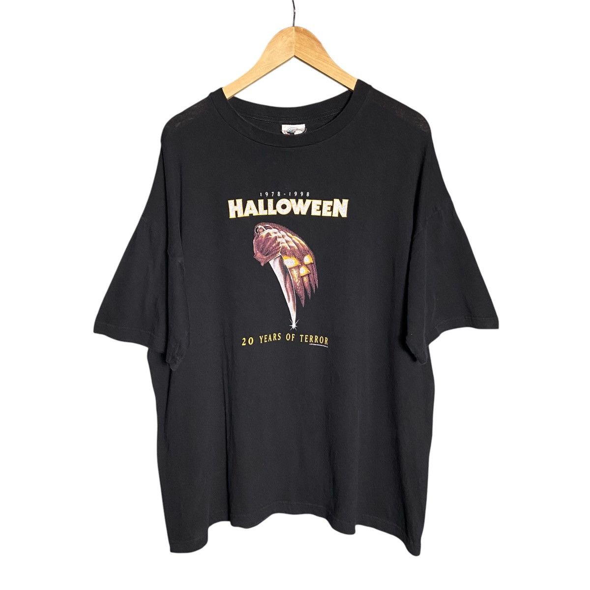 Expert Horror Vintage 90s Halloween Michael Myers Horror Movie T-Shirt Size US XL / EU 56 / 4 - 1 Thumbnail