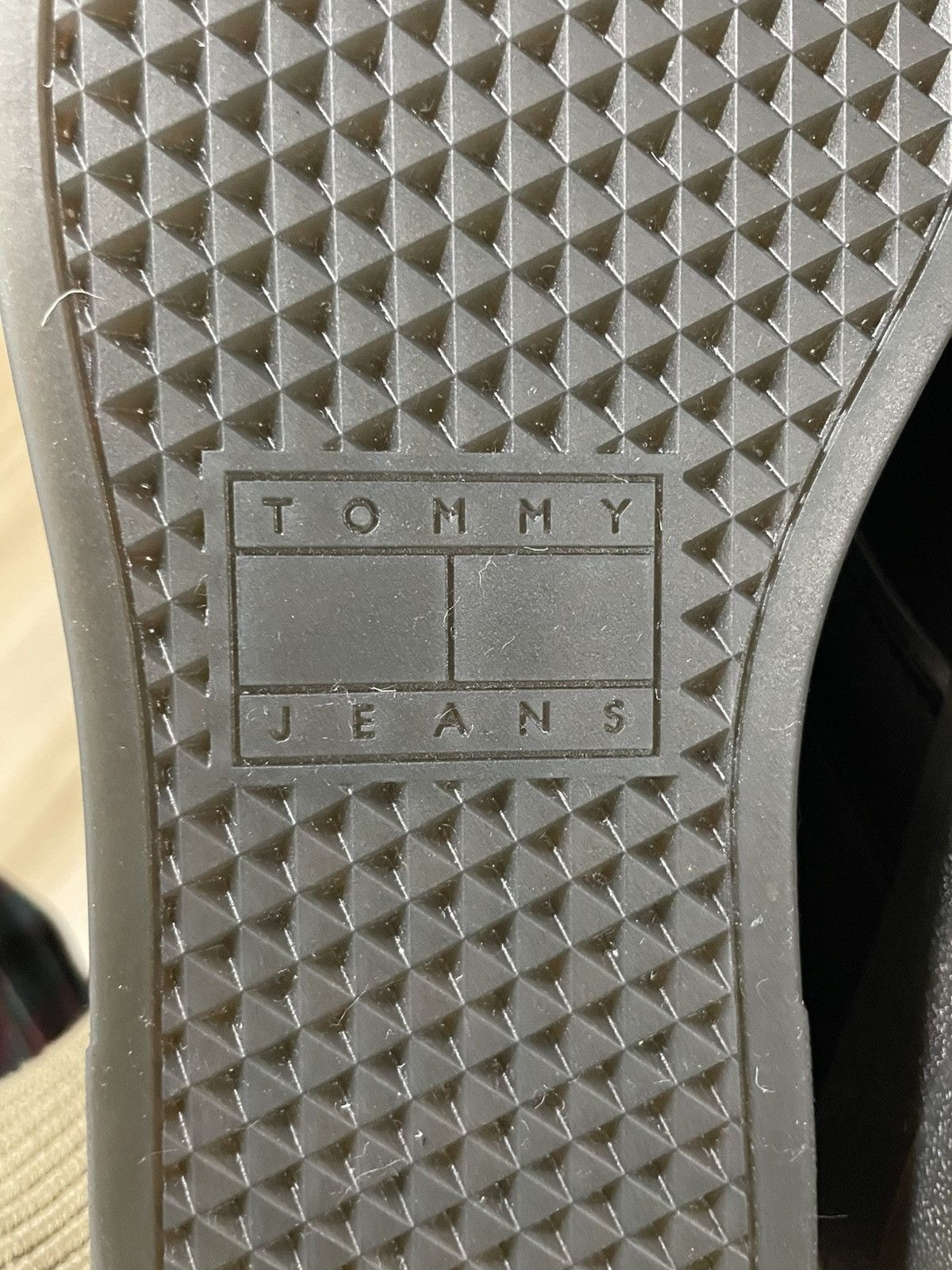 Tommy Hilfiger Vintage Tommy Hilfiger Sneakers Size US 7.5 / IT 37.5 - 6 Thumbnail