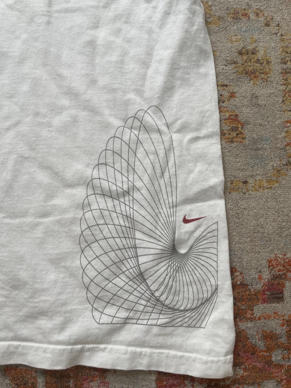 Nike Vintage Nike AirMax T-Shirt Size US XL / EU 56 / 4 - 5 Thumbnail