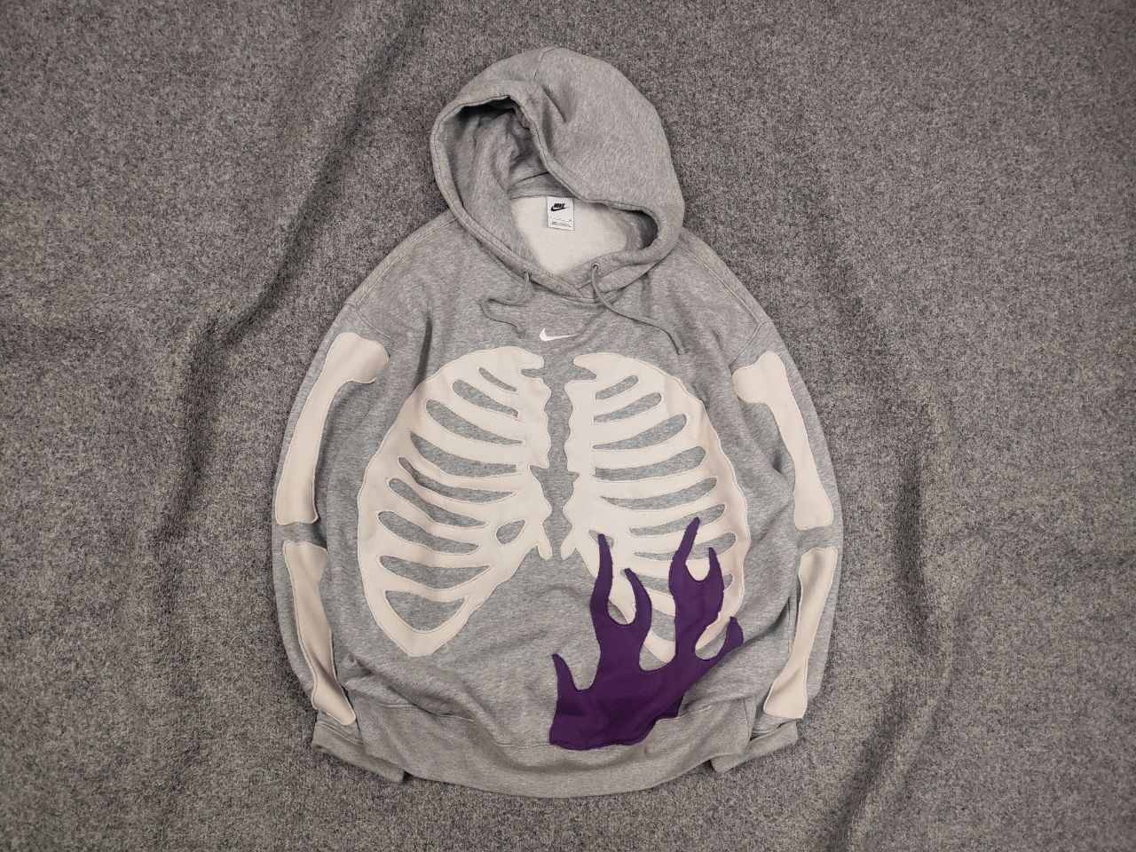 Nike Rare Nike skeleton Logo vintage reworked Hoodie Y2K Style Size US S / EU 44-46 / 1 - 1 Thumbnail