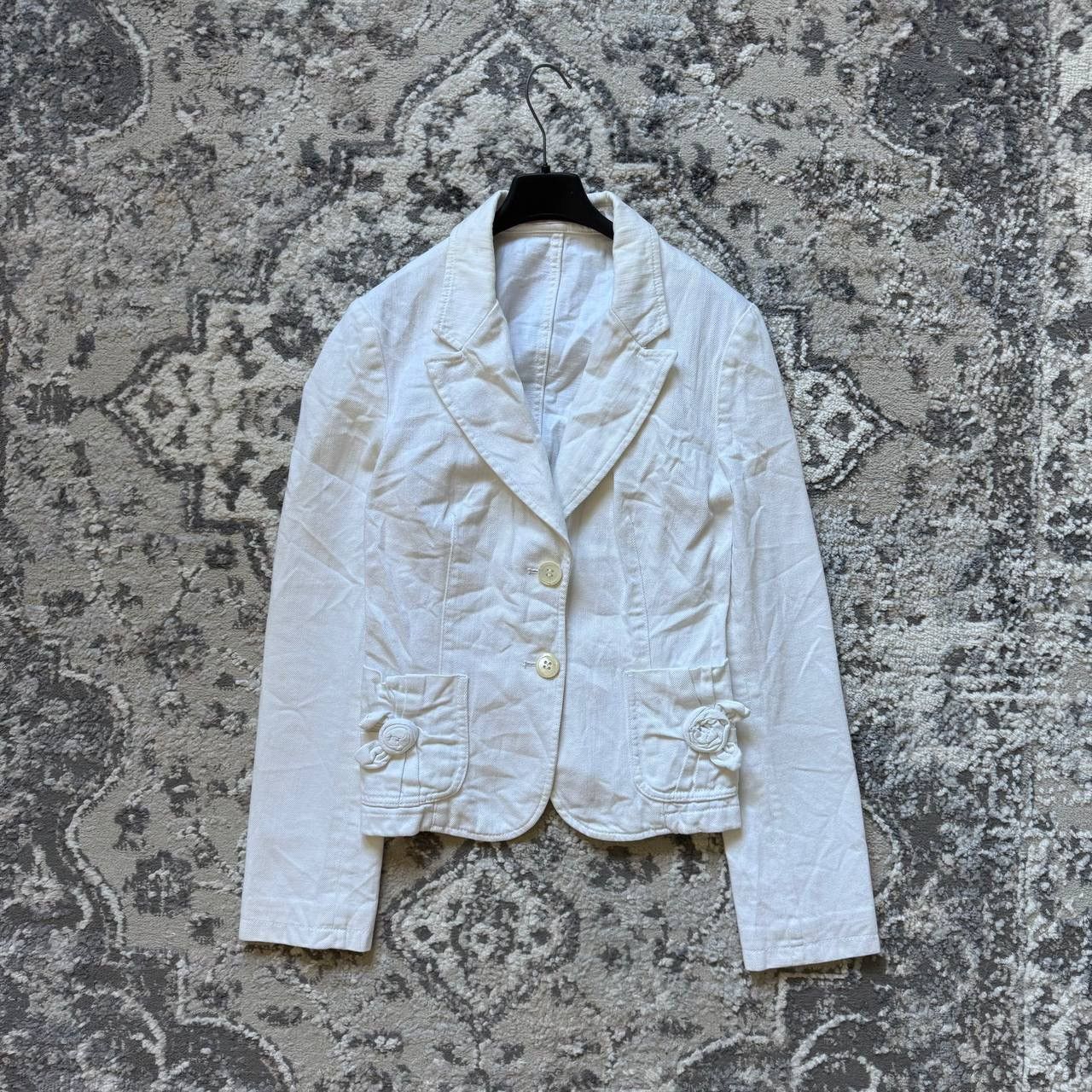 RED Valentino Red Valentino Vintage White Floral Suit Glam Retro Blazer Size M / US 6-8 / IT 42-44 - 1 Thumbnail