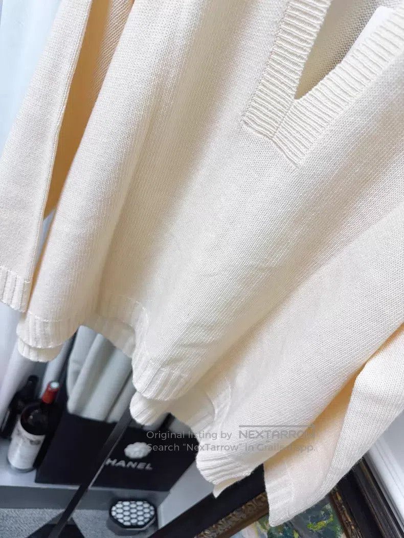 Valentino Valentino Off-white long-sleeved V-neck studded beaded dia Size L / US 10 / IT 46 - 4 Thumbnail