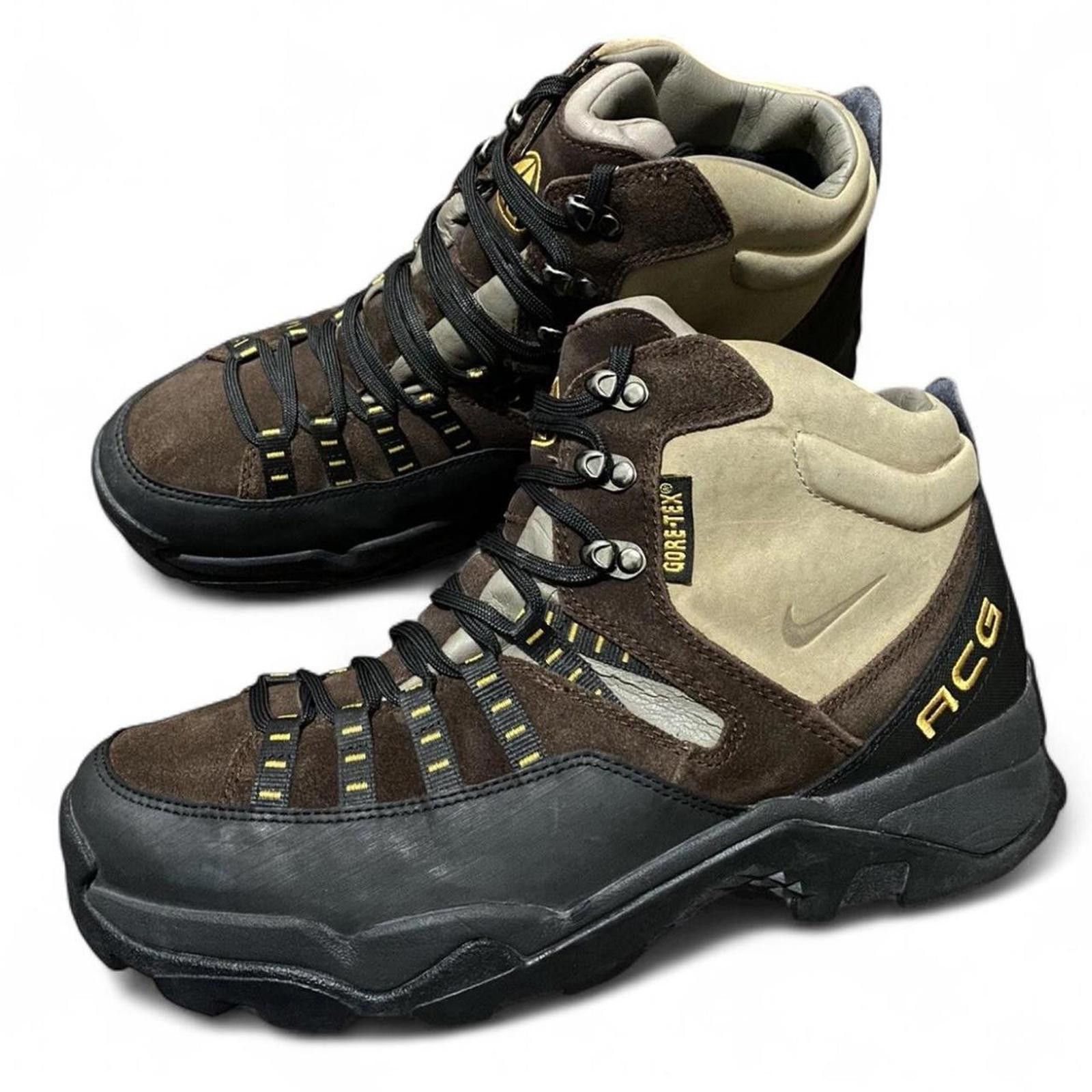 Nike ACG 2003 Nike ACG Waterproof Goretex Hiking Boots size 9.5 Mens Size US 9.5 / EU 42-43 - 1 Thumbnail