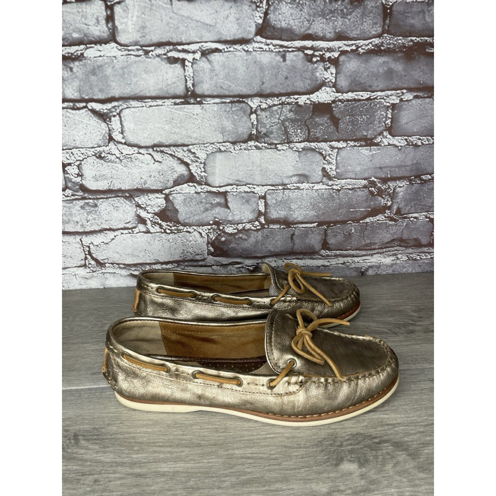 Frye FRYE Quincy Tie Leather Metallic Deck Shoes Gold Boat Shoes Size US 8 / IT 38 - 18 Thumbnail