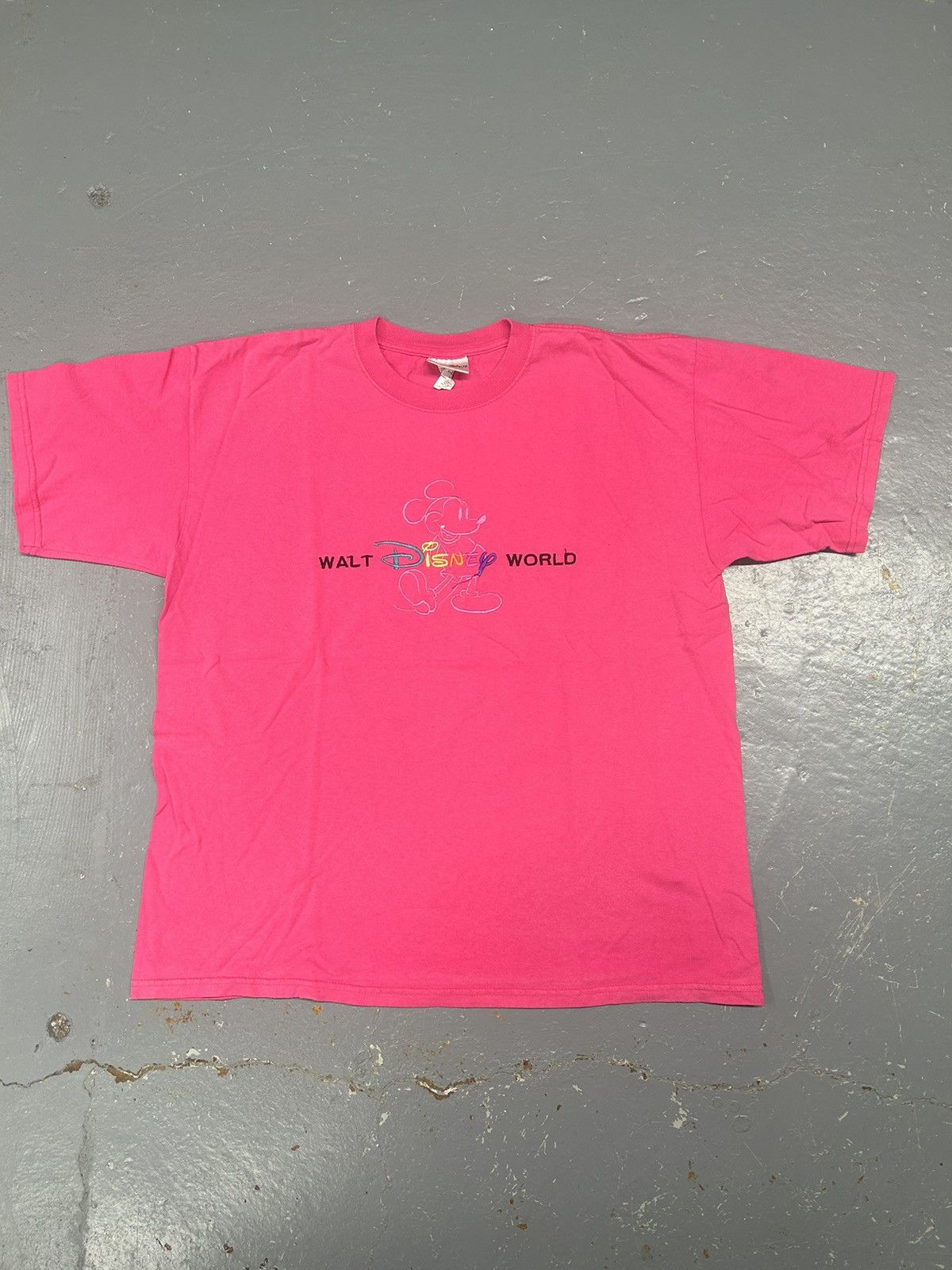 Disney × Vintage Crazy Vintage 90s Essential Pink Disneyworld Graphic T-Shirt Size US XL / EU 56 / 4 - 1 Thumbnail