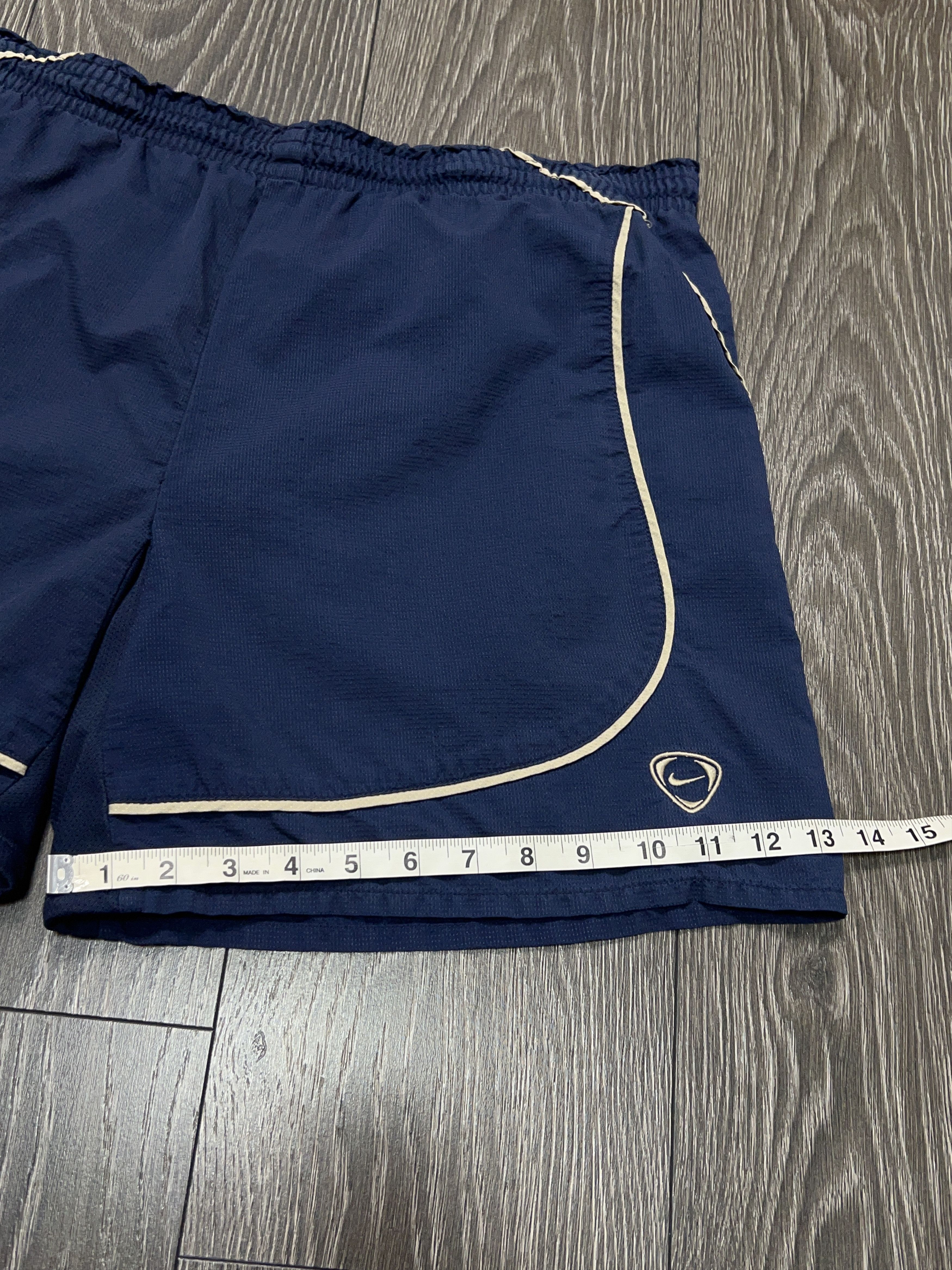 Nike Vintage Mens Nike Barcelona FC Blue Football Soccer Shorts L Size US 36 / EU 52 - 11 Thumbnail