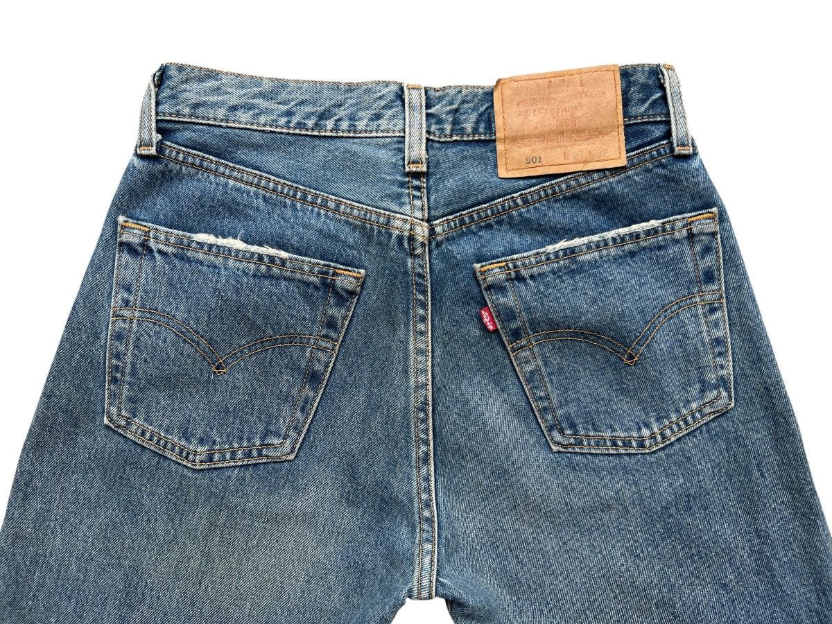 Levi's Vintage 90s Levi’s 501 Stone Wash Denim Jeans 27x28.5 Size 27" / US 4 / IT 40 - 7 Thumbnail