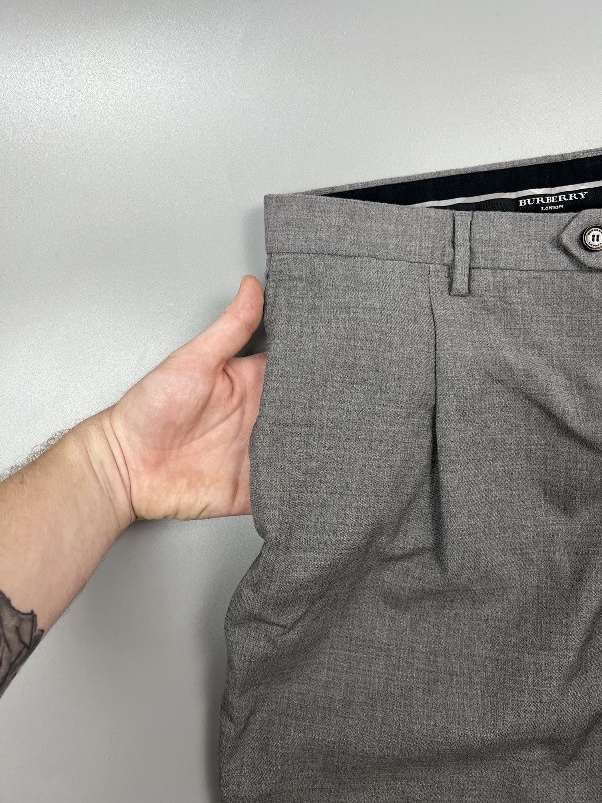 Burberry Burberry London Gray Wool Trousers (Y0530) Size US 40 / EU 56 - 3 Thumbnail