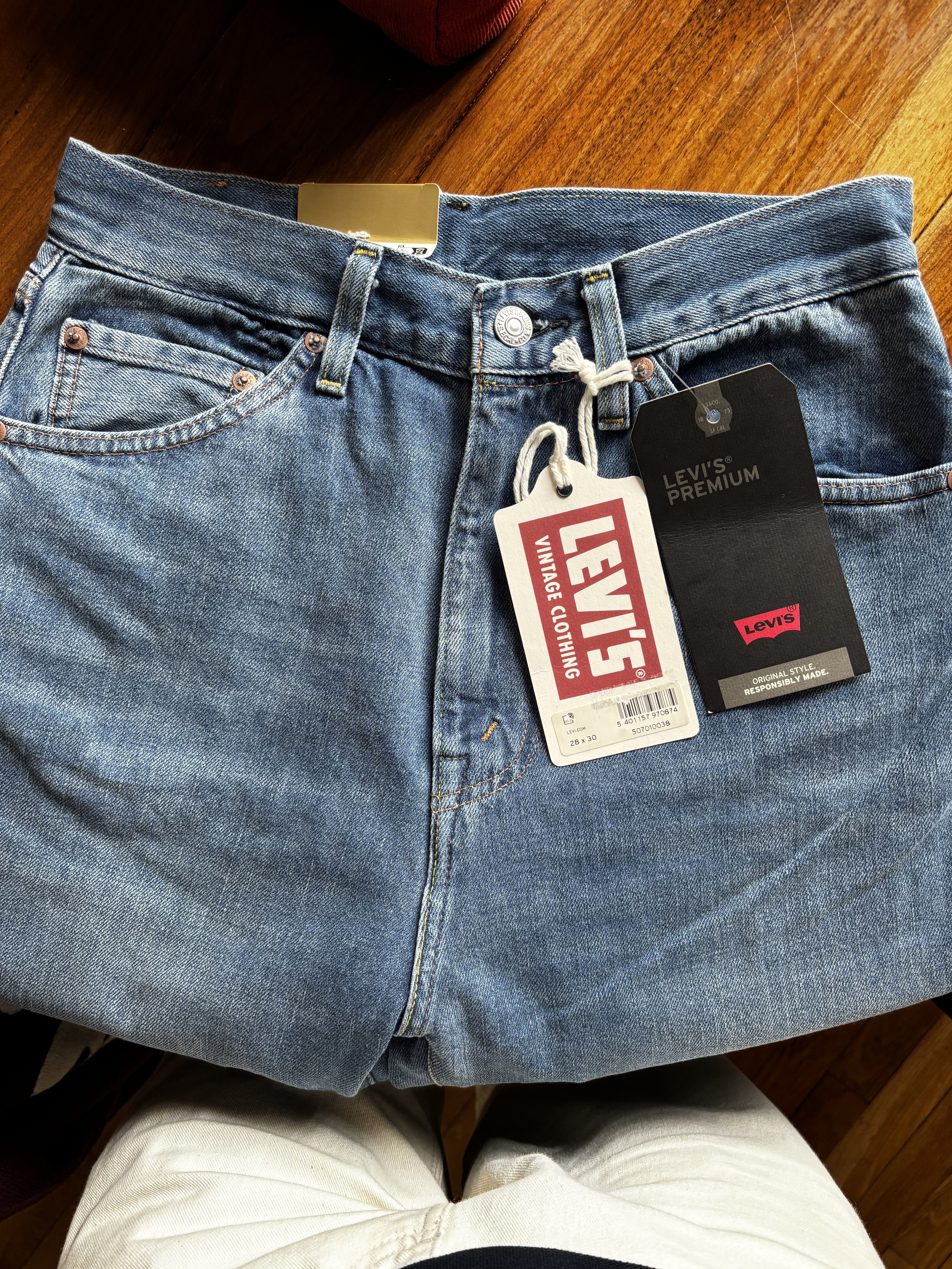 Levi's Vintage Clothing LVC 701 1950s Japanese Selvedge Denim — W28 L30 — NWT Size 28" / US 6 / IT 42 - 6 Thumbnail