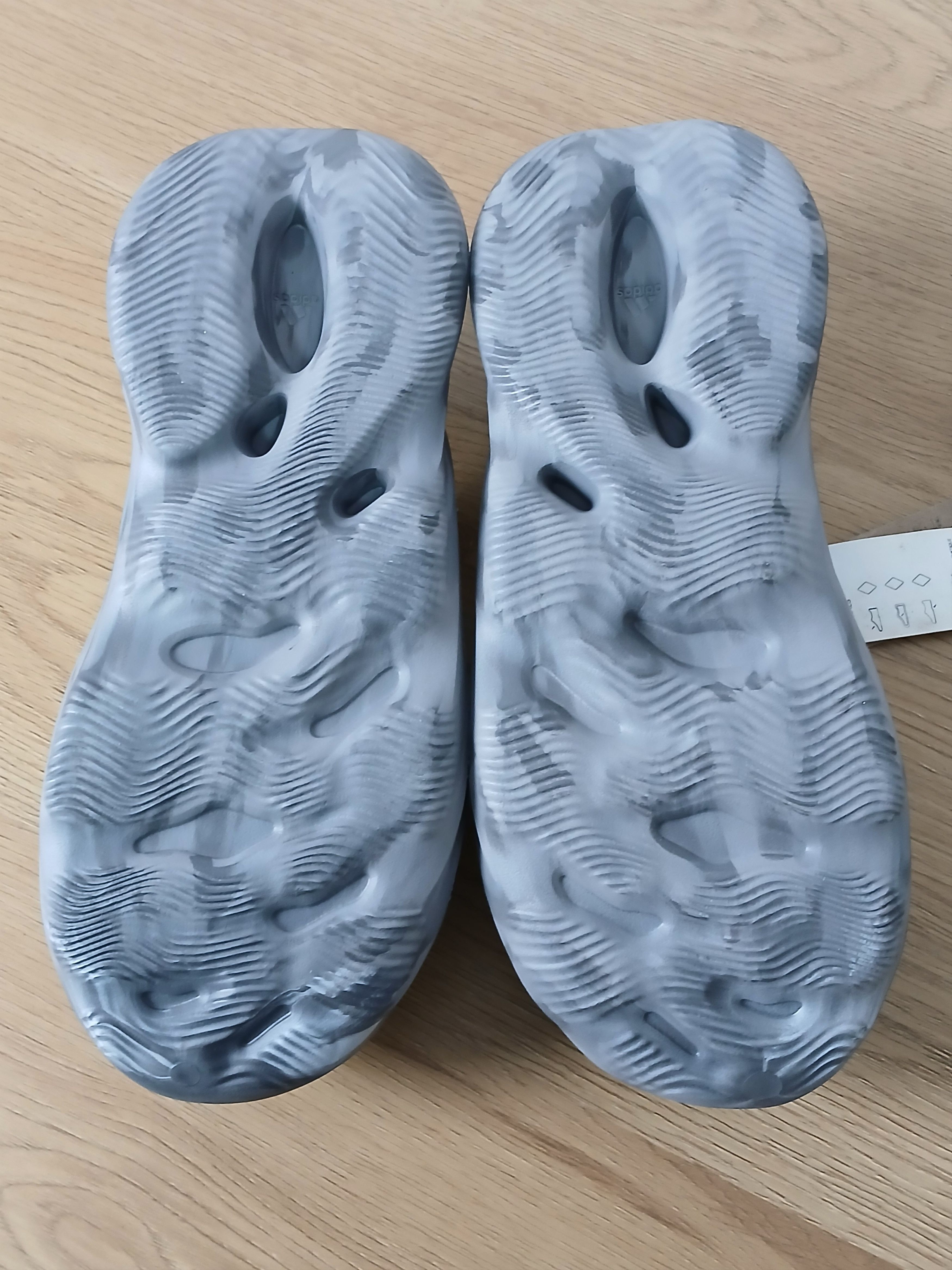 Adidas × Kanye West × Yeezy New Adidas Yeezy Foam Runner Size US 11 / EU 44 - 6 Thumbnail
