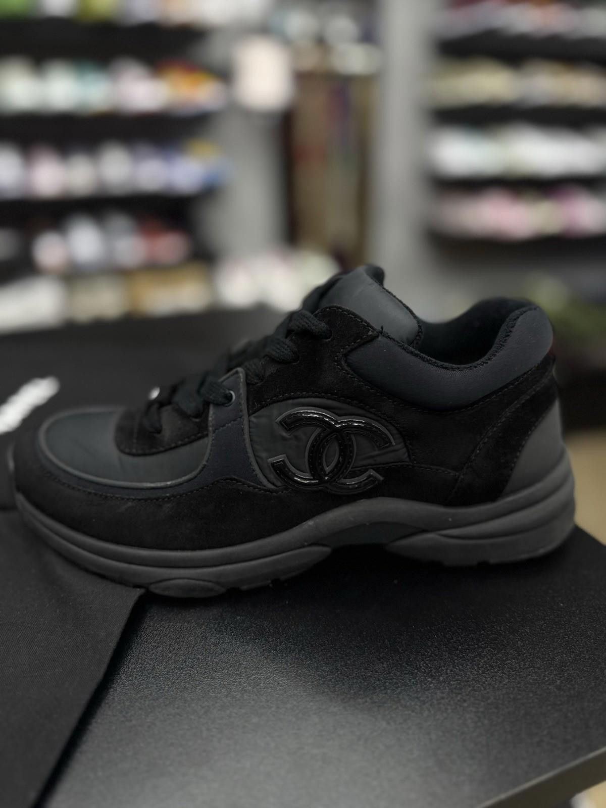 Chanel Size 39EU/9US (W) - Chanel CC Logo Sneaker Black $1300 Size US 9 / IT 39 - 3 Thumbnail