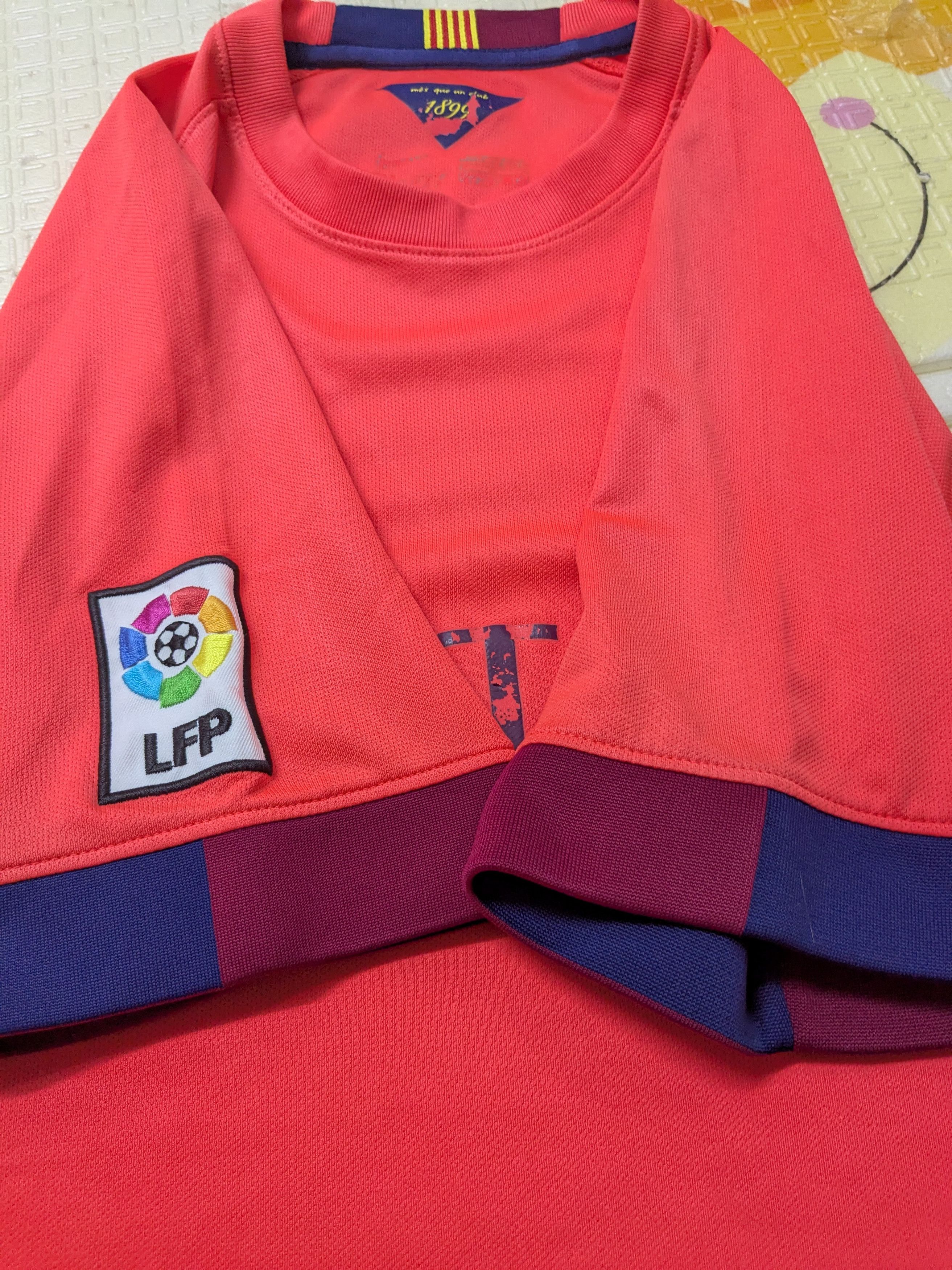 Nike FC Barcelona 2014/15 Away Jersey - Nike Dri-FIT - Size M Size US M / EU 48-50 / 2 - 5 Thumbnail
