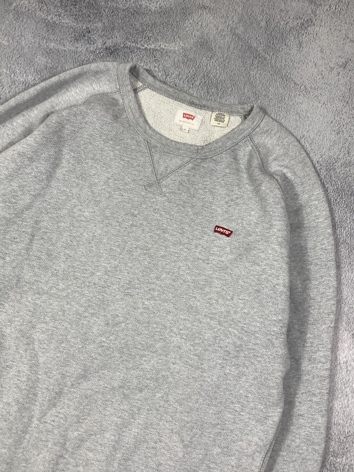 Levi's × Vintage Vintage Y2K Levi’s sweatshirt oldmoney style size L Size US L / EU 52-54 / 3 - 2 Thumbnail