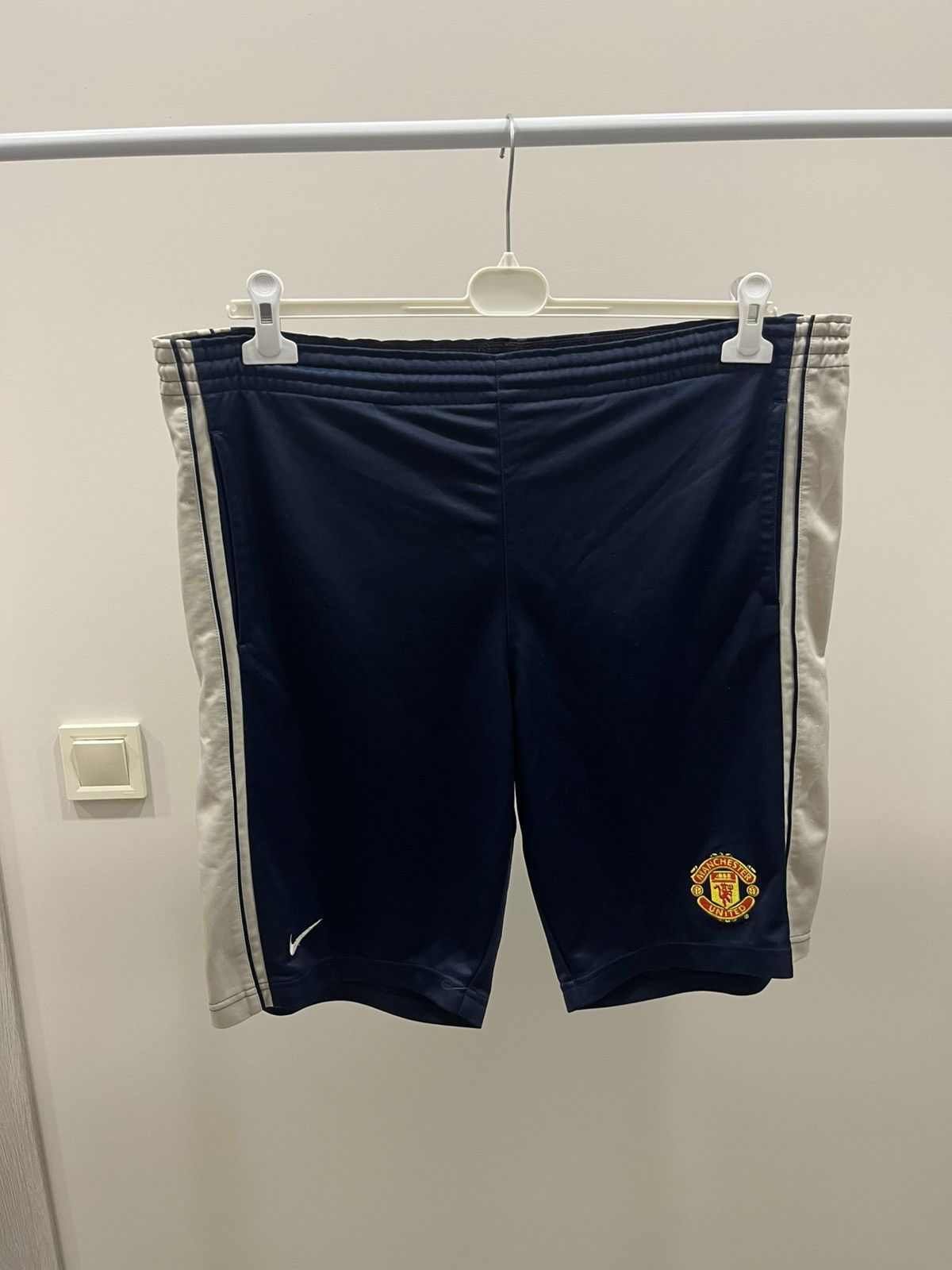 Nike Vintage Nike Manchester United shorts size M Size US 32 / EU 48 - 1 Thumbnail