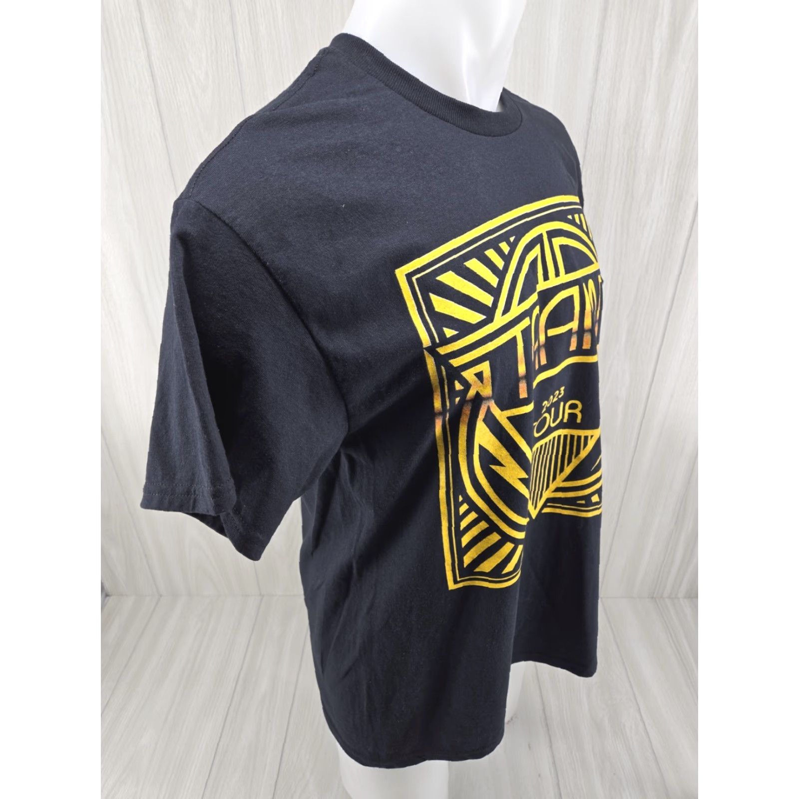 Gildan VINTAGE Train 2023 Tour Gildan Short Sleeve Shirt Black Yellow Mens L Hole Shirt Band 90s Womens? Size US L / EU 52-54 / 3 - 7 Thumbnail