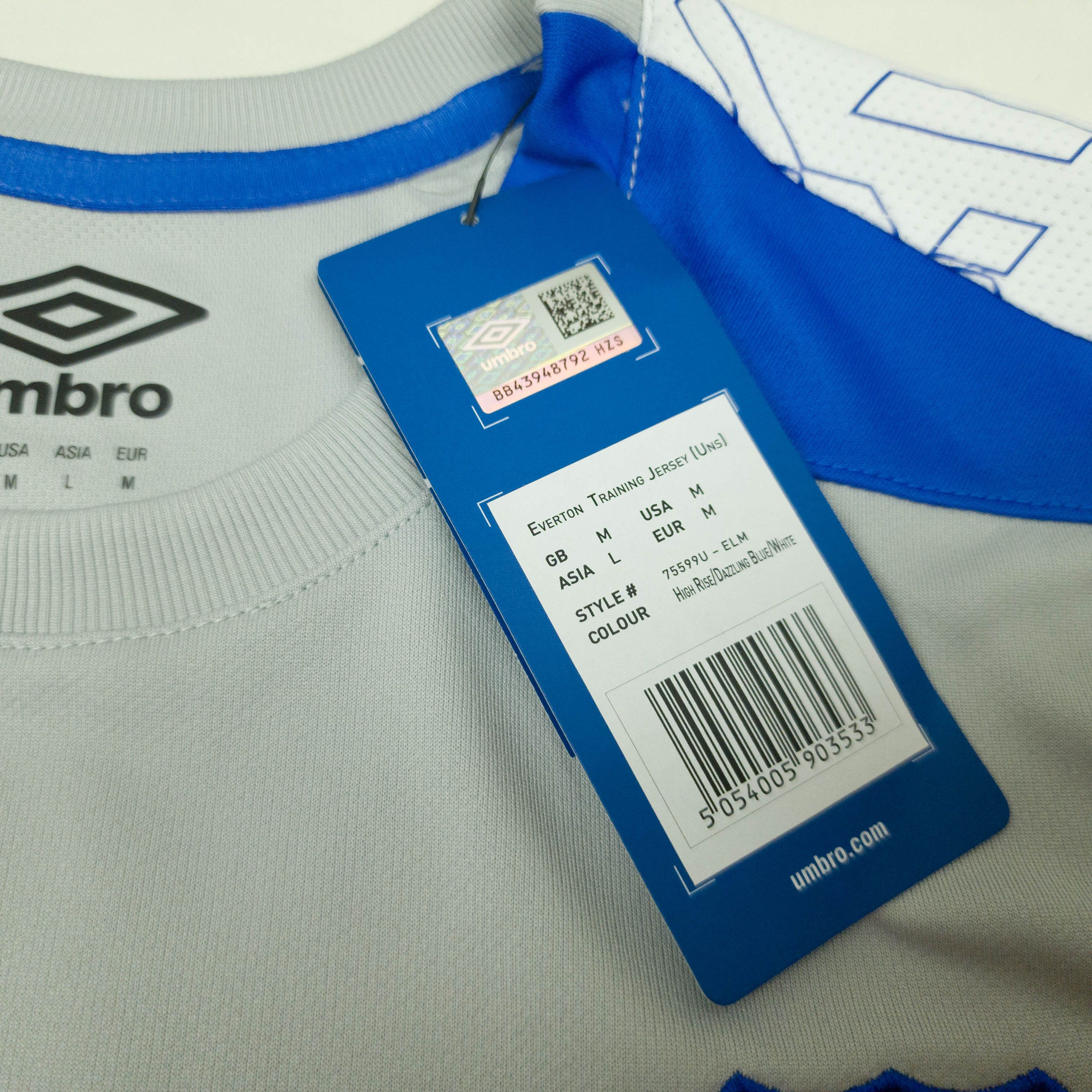 Umbro EVERTON ENGLAND TRAINING FOOTBALL SHIRT UMBRO SIZE M Size US S / EU 44-46 / 1 - 6 Thumbnail