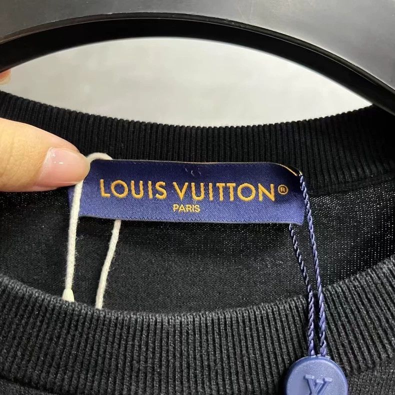 Louis Vuitton Louis Vuitton 24 Latest Black Letter Printed Round Neck Lo Size US L / EU 52-54 / 3 - 2 Thumbnail