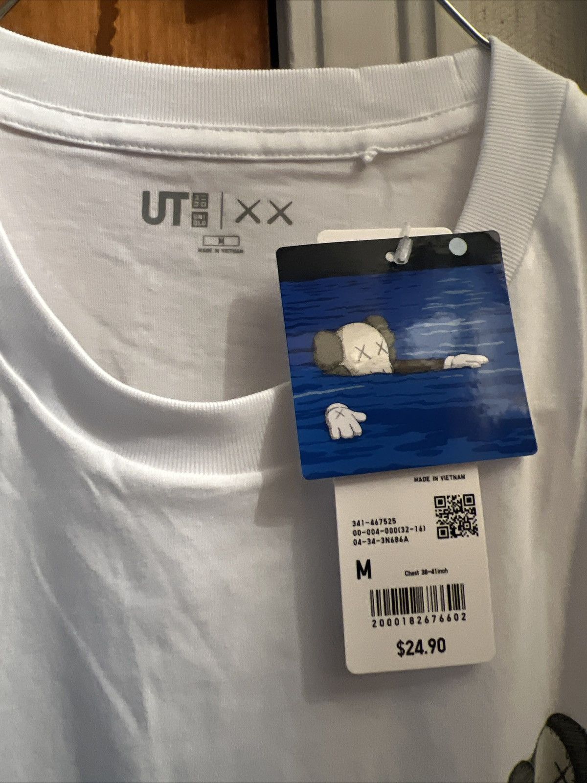 Kaws 100% Authentic FW23 KAWS X Uniqlo Short Sleeve White/Blue Size US M / EU 48-50 / 2 - 4 Thumbnail