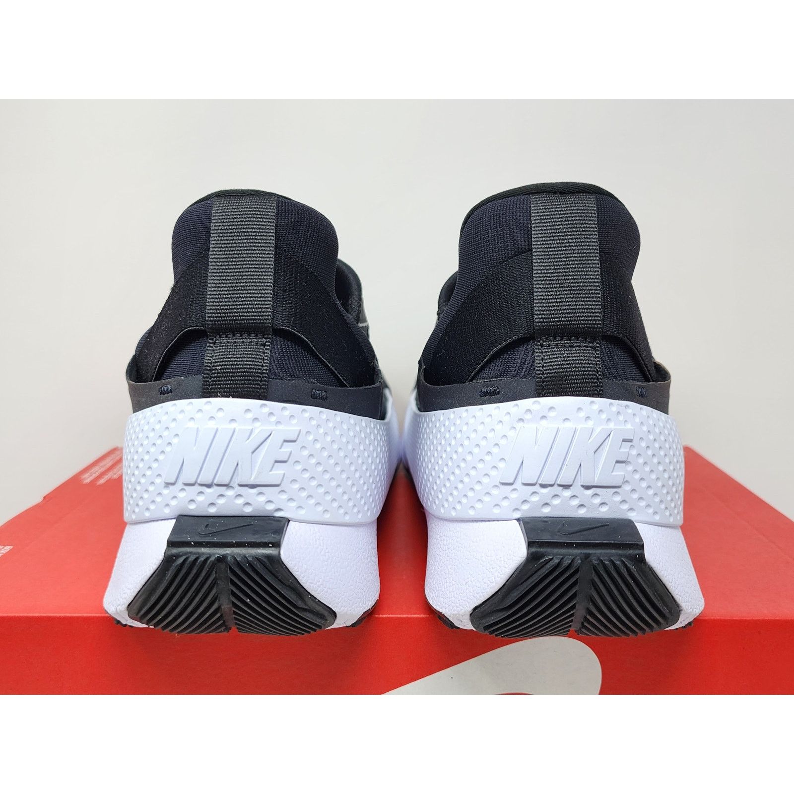 Nike DS Nike Flyease WMNS BLACK WHITE DR5540-002 Size US 10.5 / IT 40.5 - 4 Thumbnail