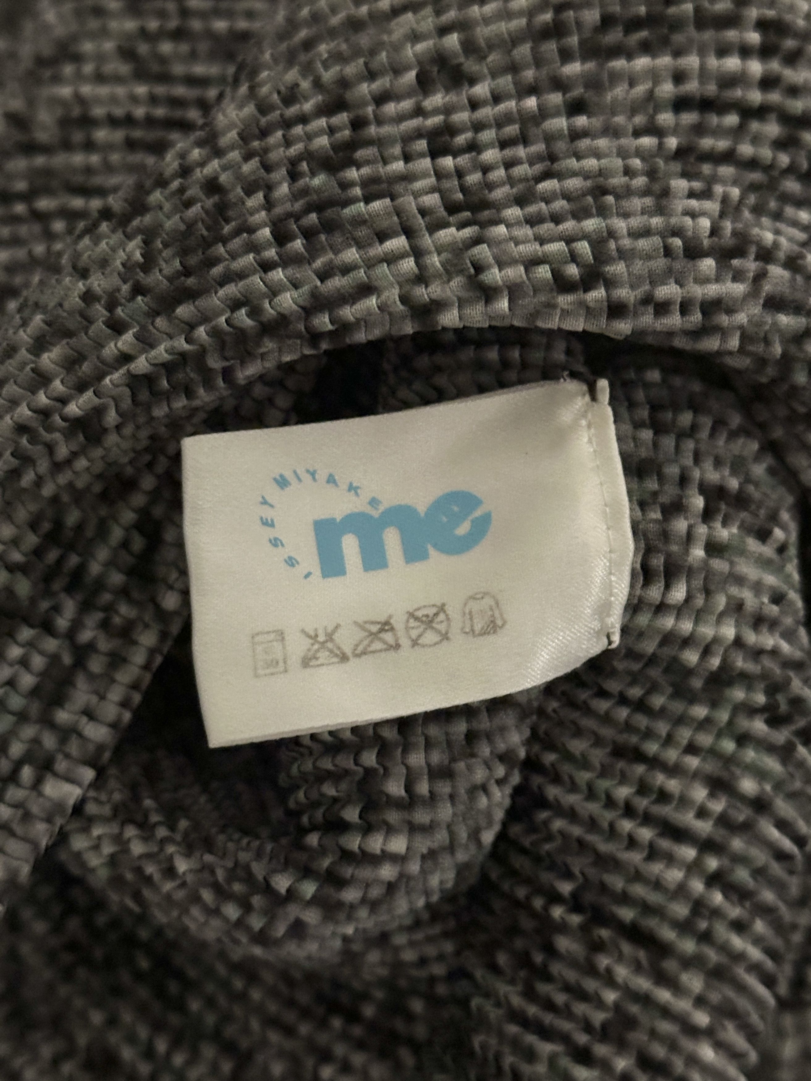 Issey Miyake 2010s Issey Miyake me pleated high neck top Size S / US 4 / IT 40 - 3 Thumbnail