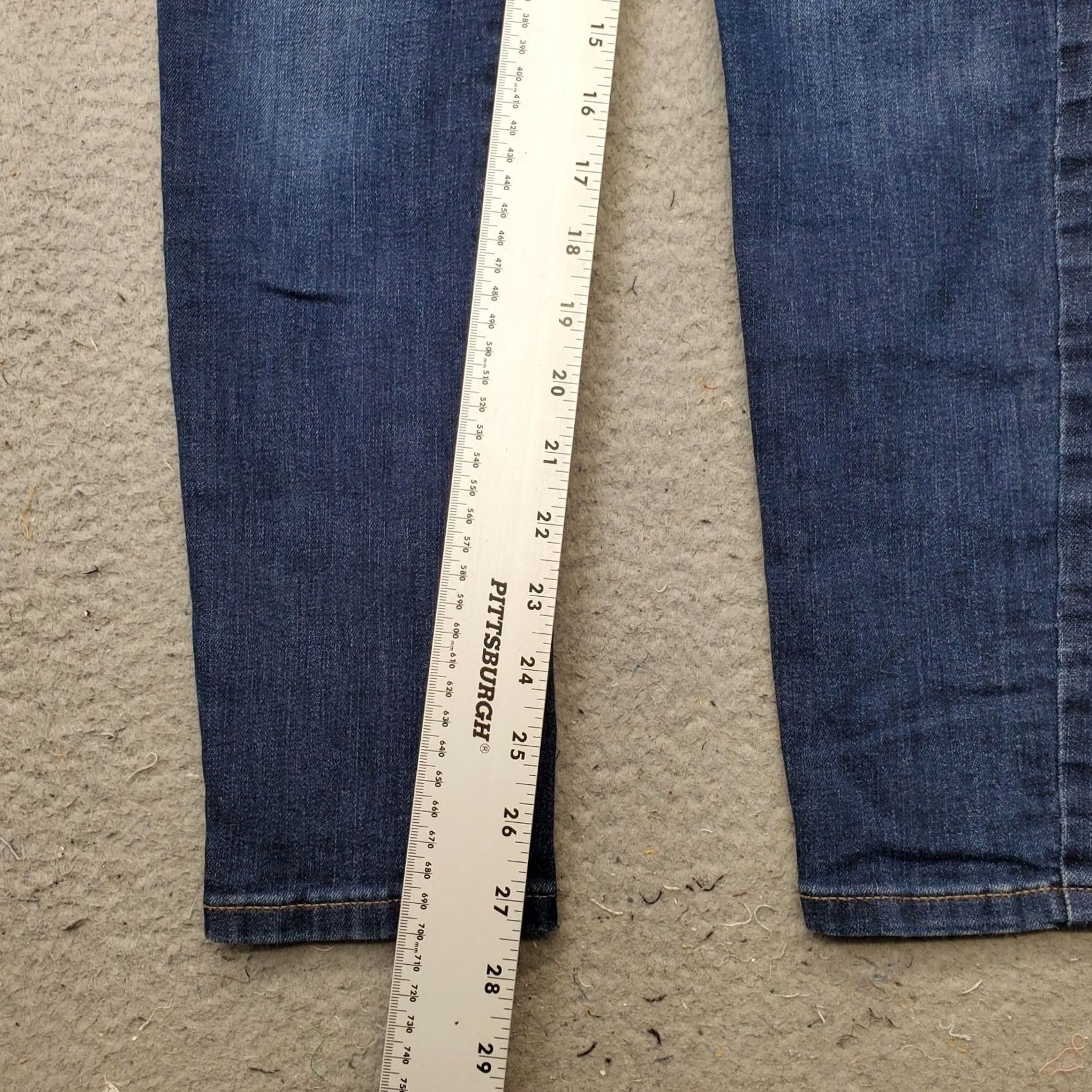 Banana Republic Banana Republic Womens 25 Skinny Fit Jeans Blue Denim Stretch Faded Whiskered 5-Pocket Size 25 27.5 Inseam Regular Mens Womens Boys Girls Size 42" / US 20 - 4 Thumbnail