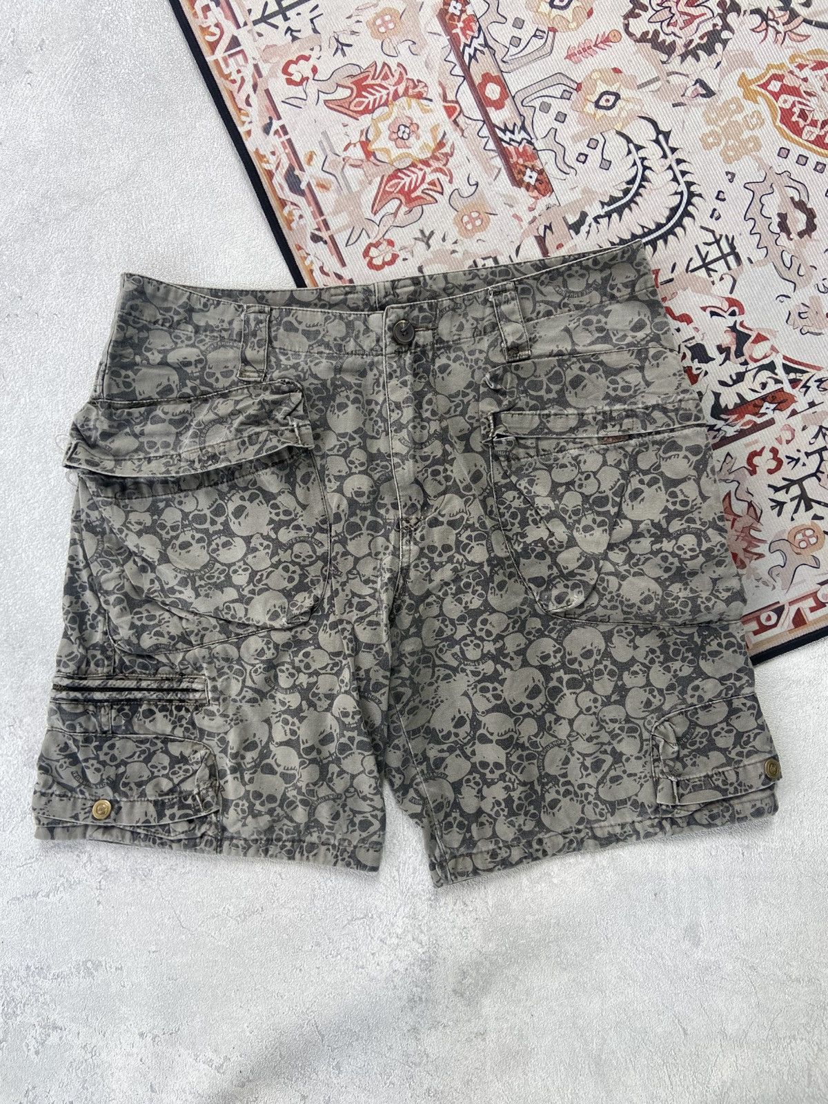 Neighborhood 00s Vintage Neigborhood skull print shortpants Size US 34 / EU 50 - 1 Thumbnail