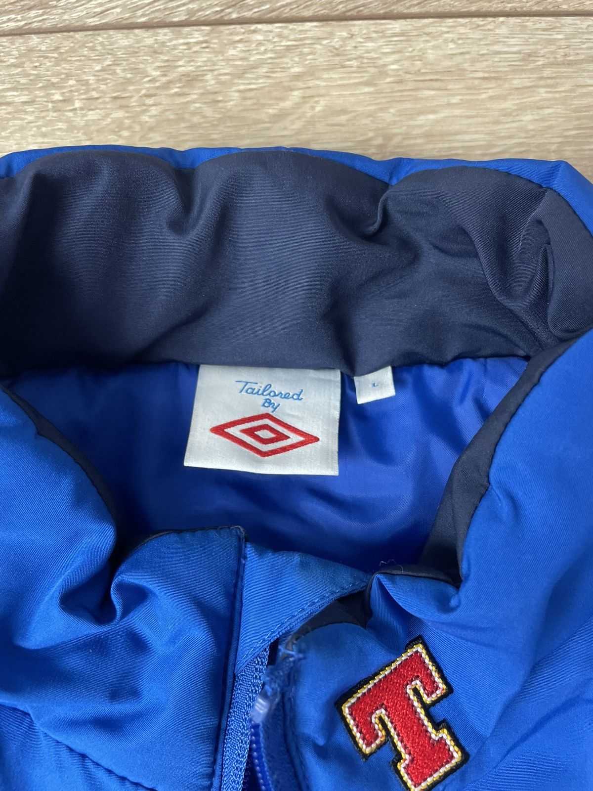 Umbro Glasgow Rangers Home football Umbro Puffer jacket L Men Size US L / EU 52-54 / 3 - 9 Thumbnail